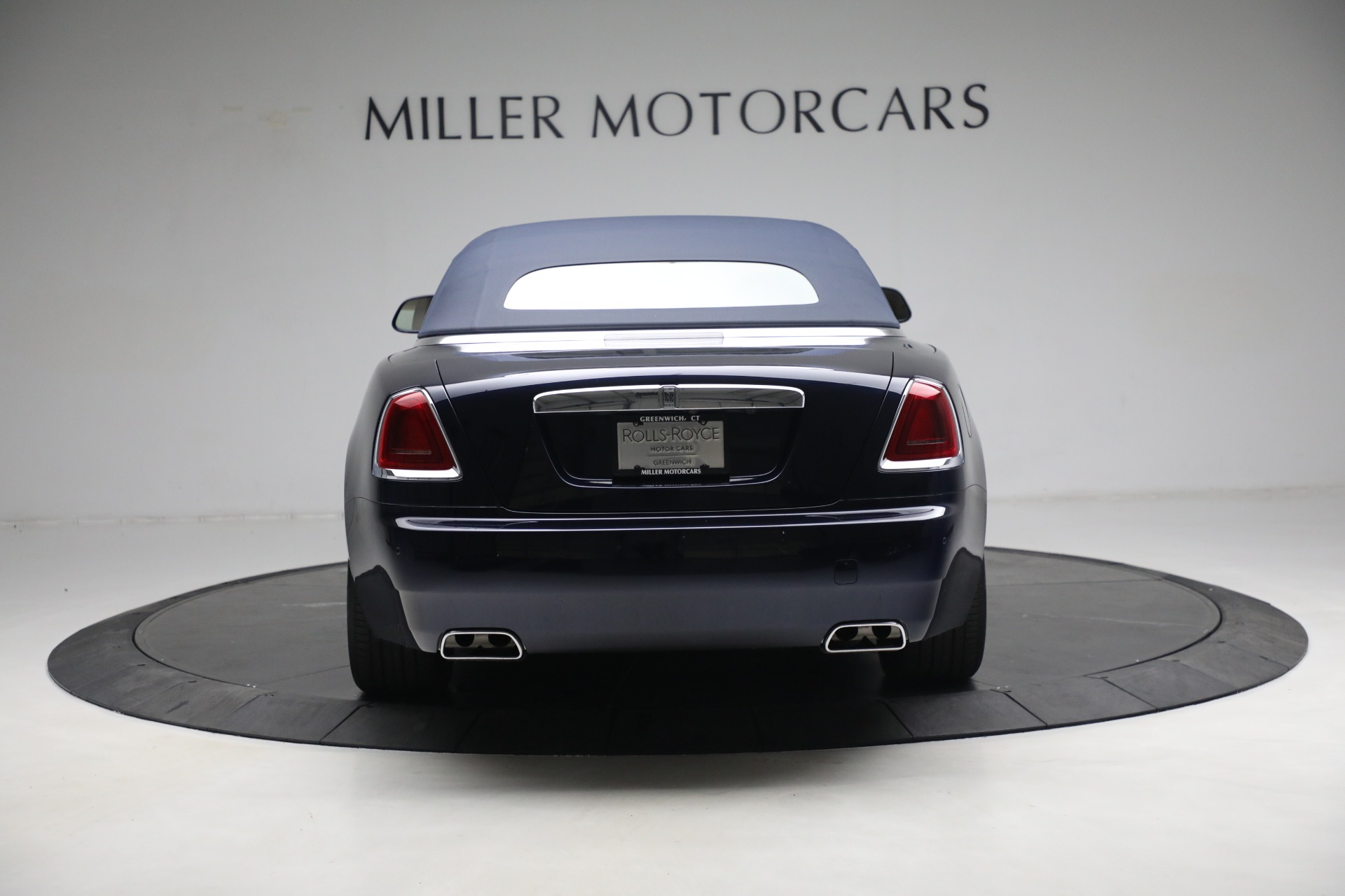 Used-2017-Rolls-Royce-Dawn