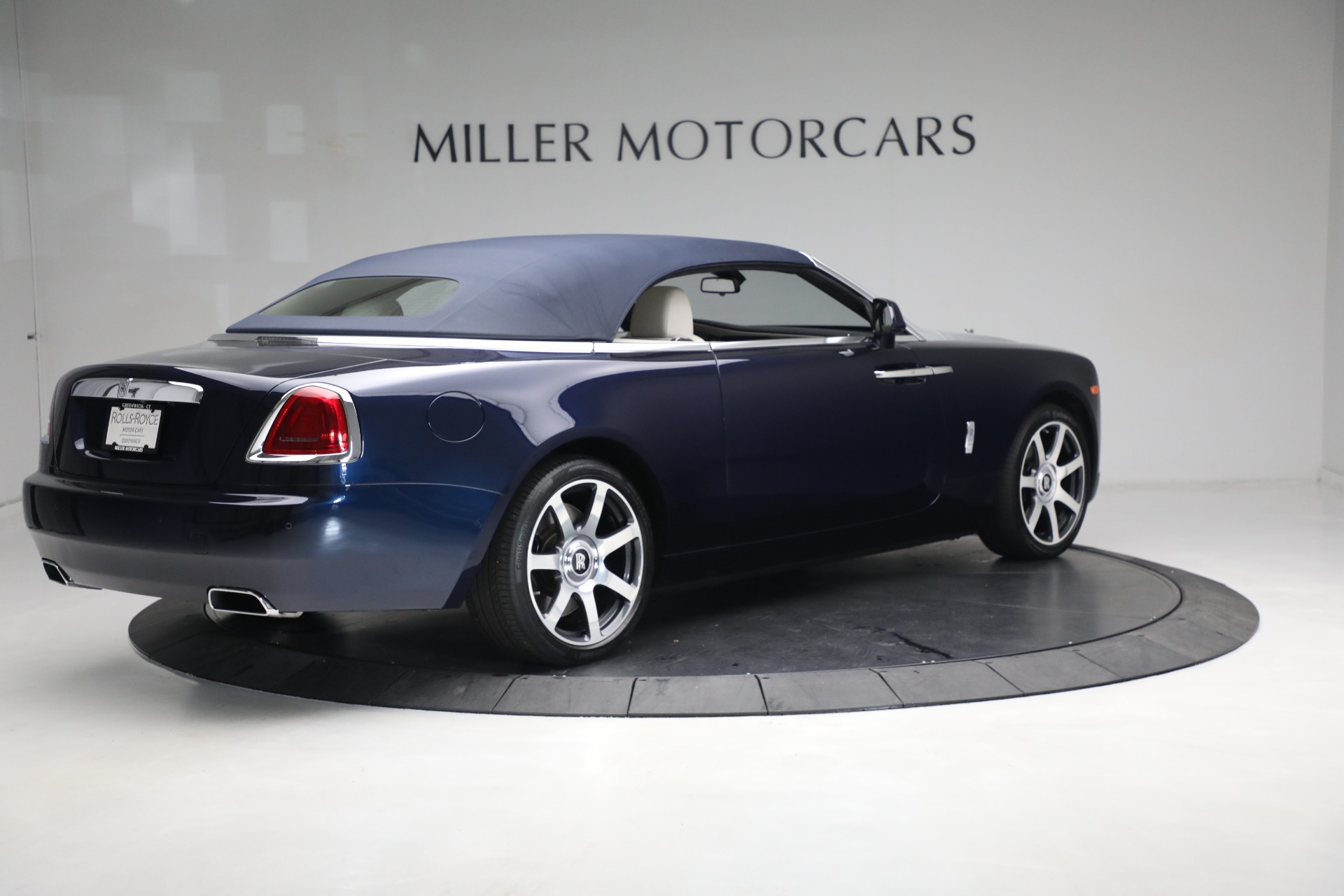 Used-2017-Rolls-Royce-Dawn