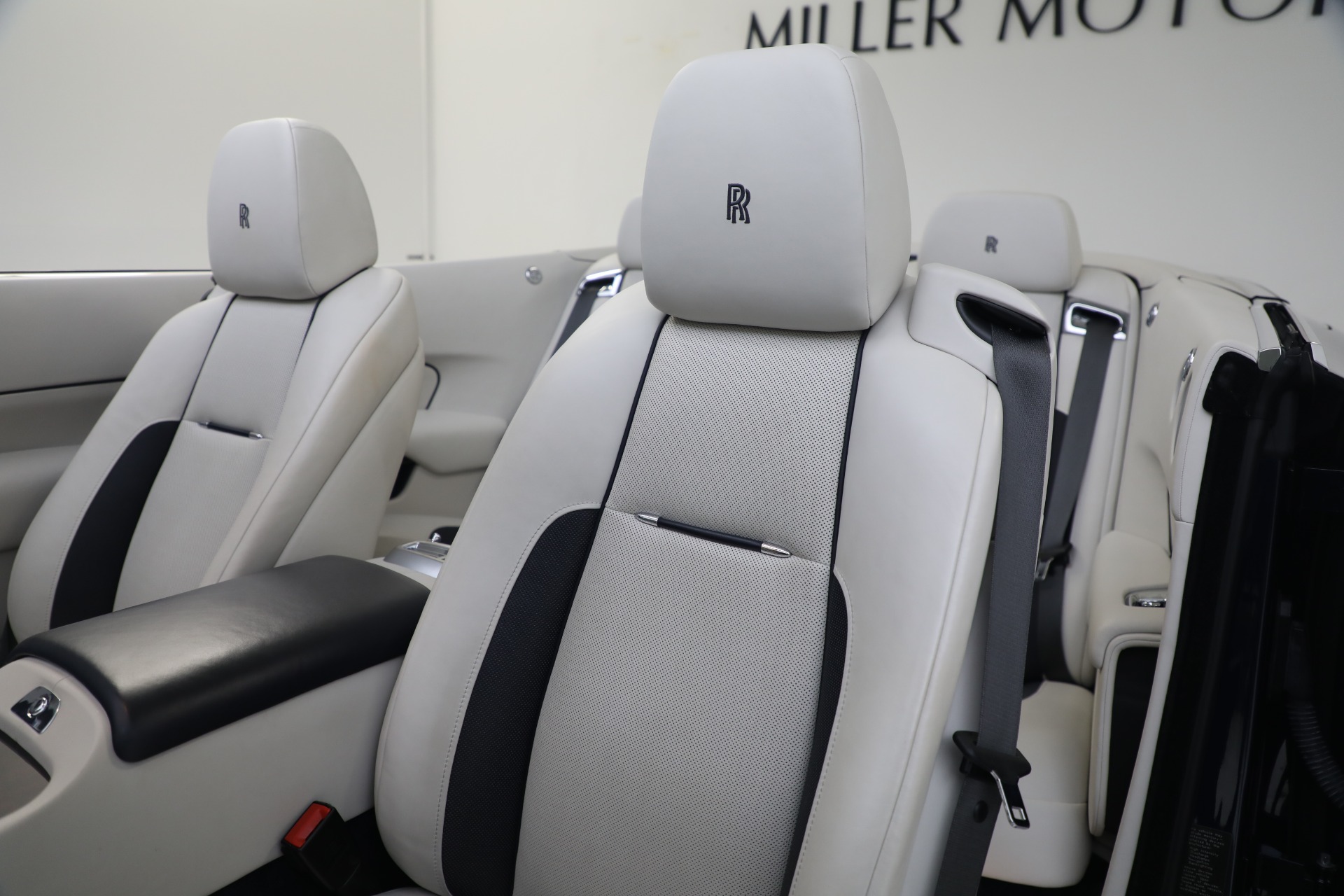 Used-2017-Rolls-Royce-Dawn