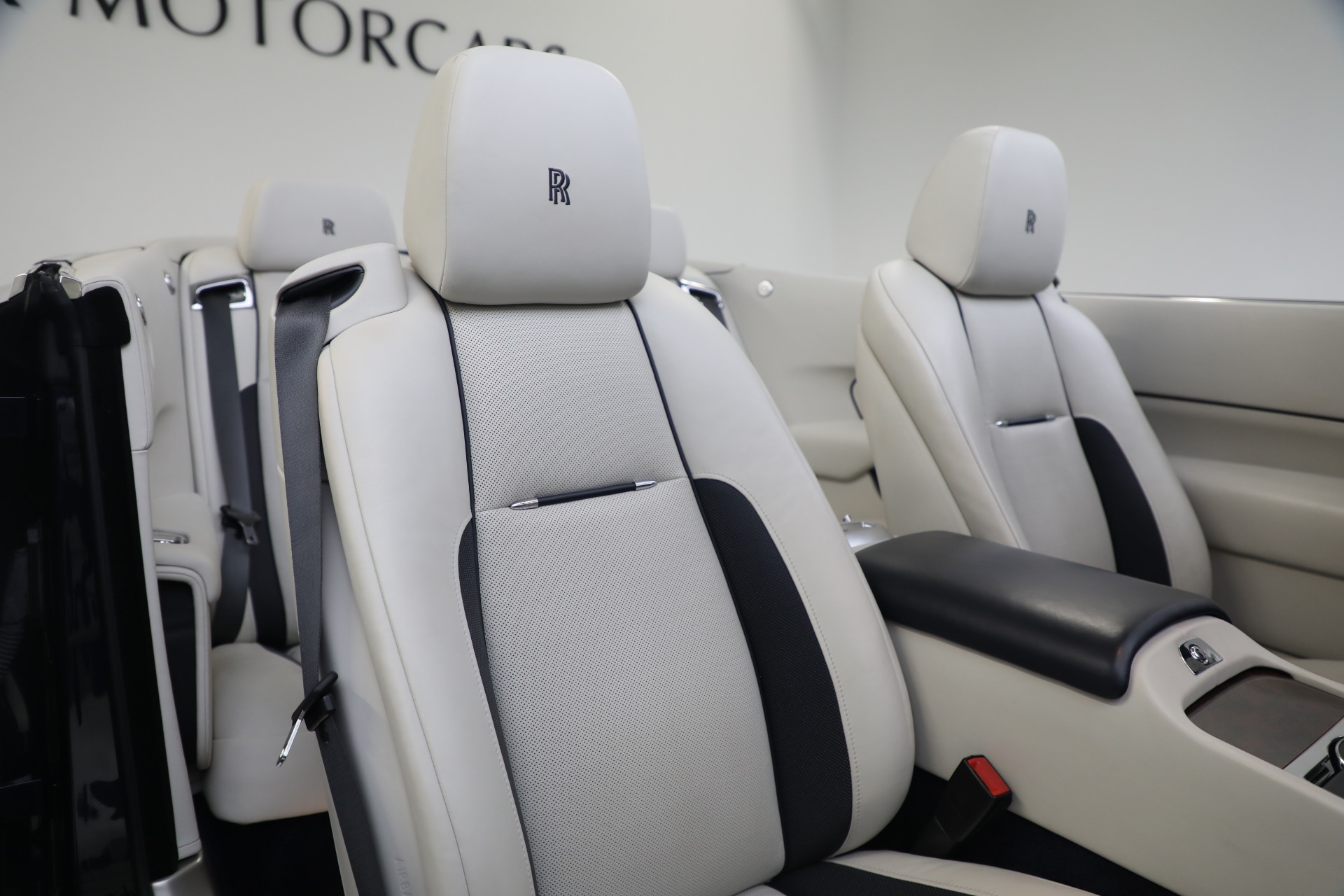 Used-2017-Rolls-Royce-Dawn