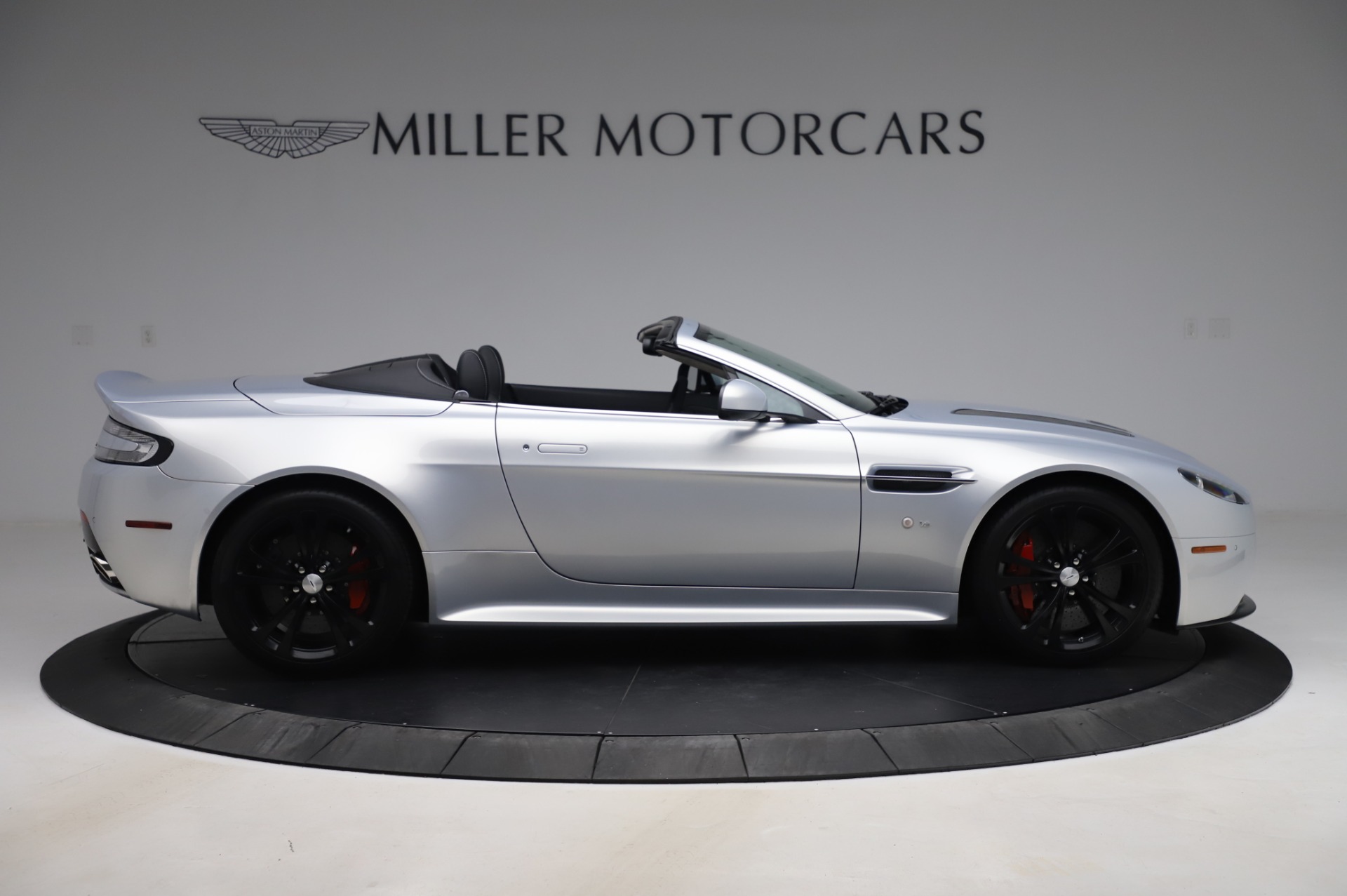 Used-2017-Aston-Martin-V12-Vantage-S-Roadster