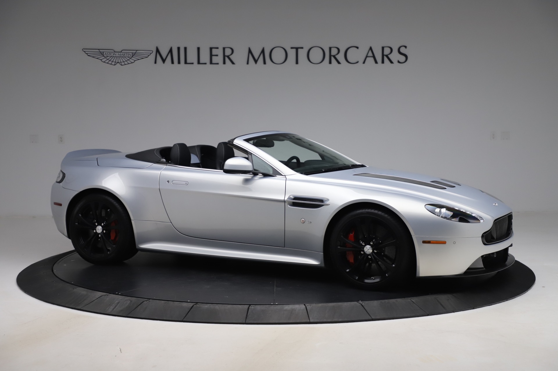 Used-2017-Aston-Martin-V12-Vantage-S-Roadster