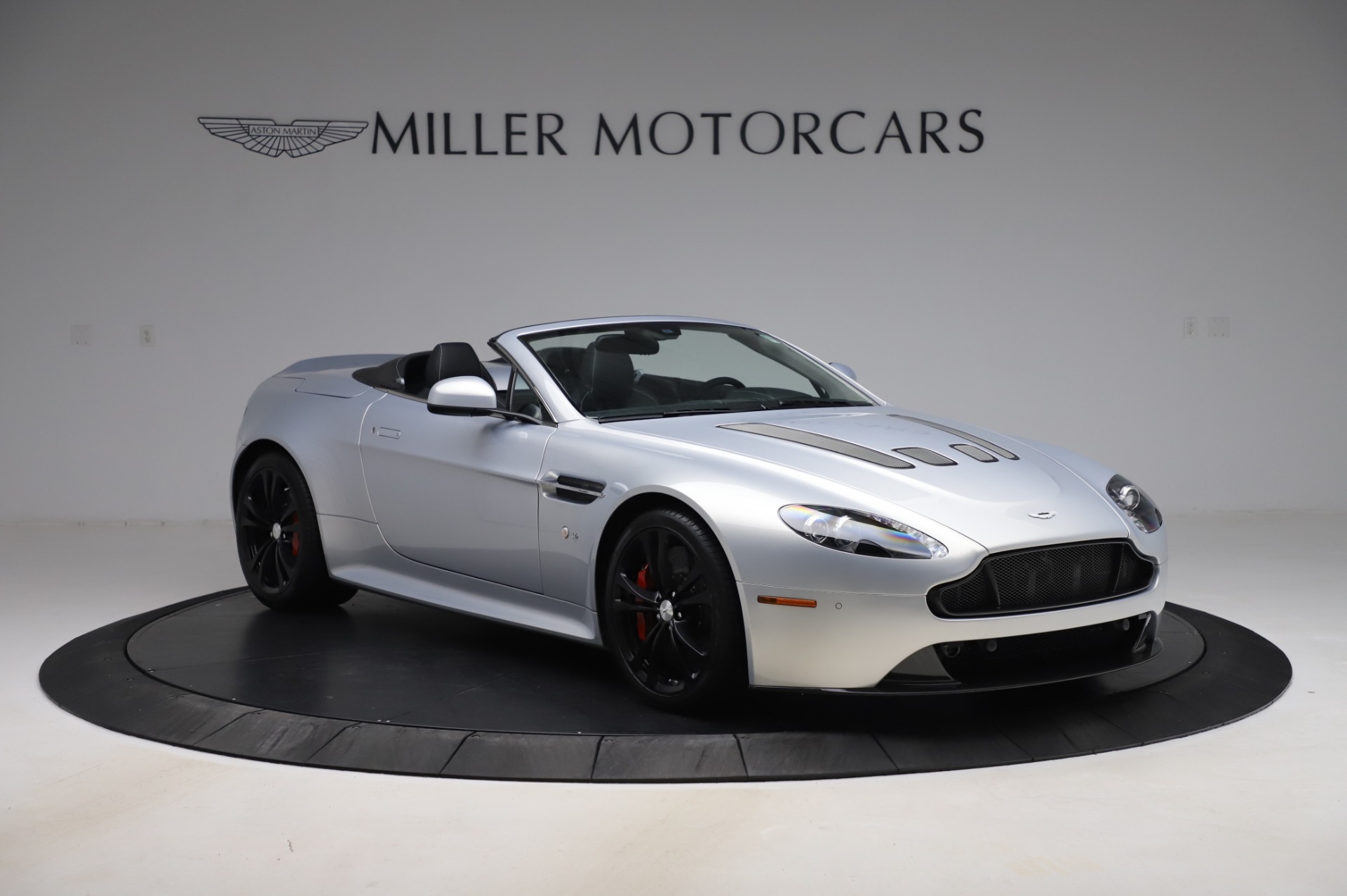 Used-2017-Aston-Martin-V12-Vantage-S-Roadster
