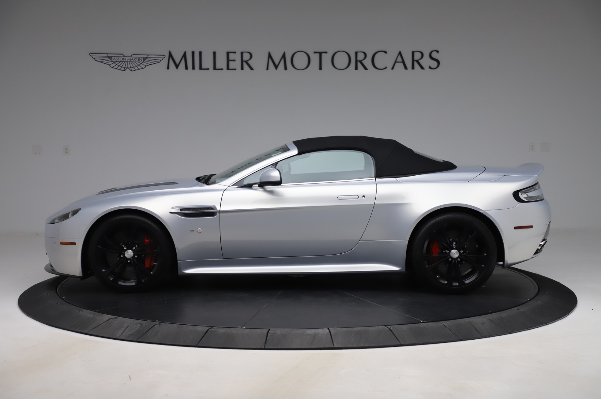 Used-2017-Aston-Martin-V12-Vantage-S-Roadster