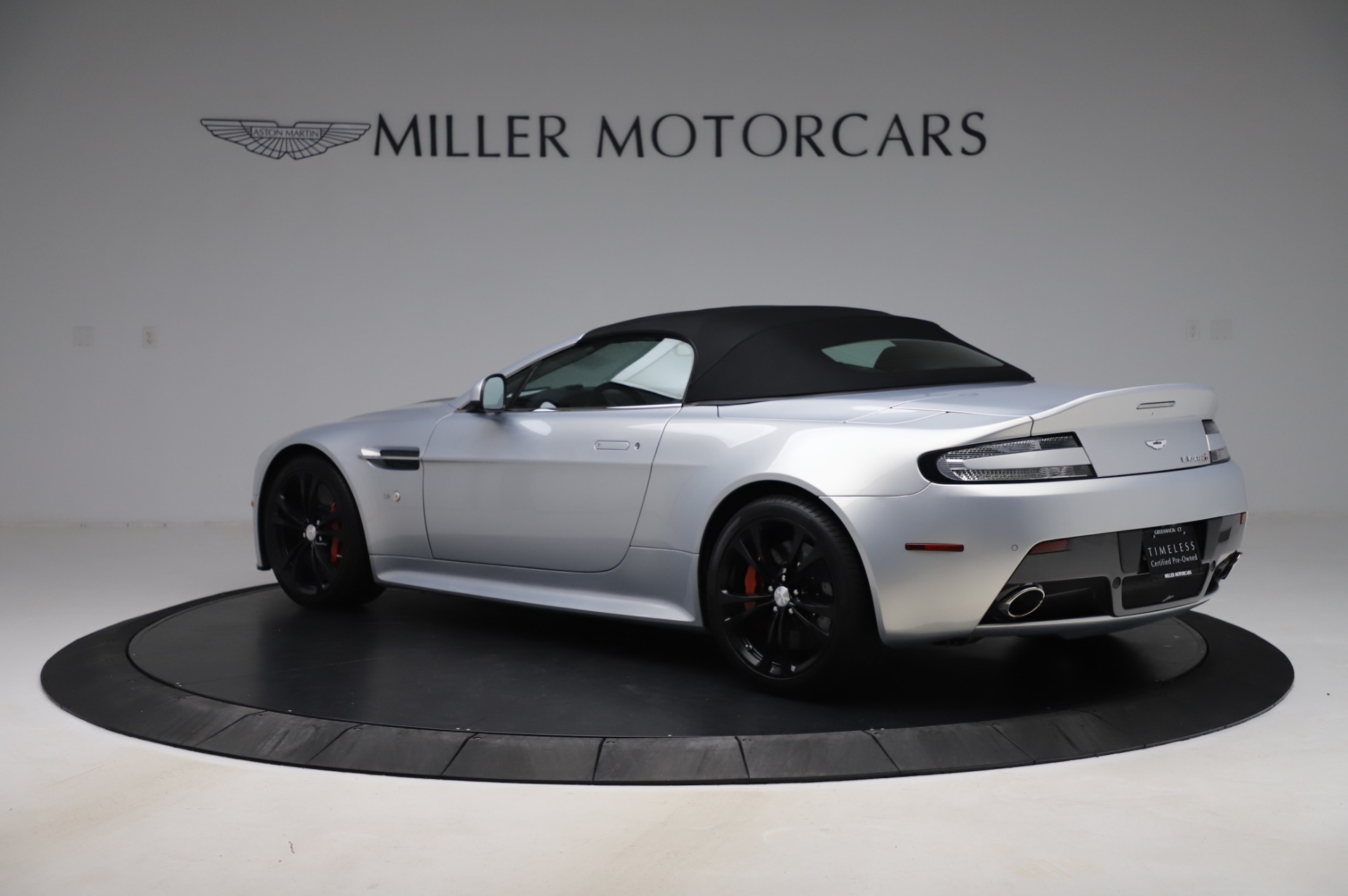 Used-2017-Aston-Martin-V12-Vantage-S-Roadster
