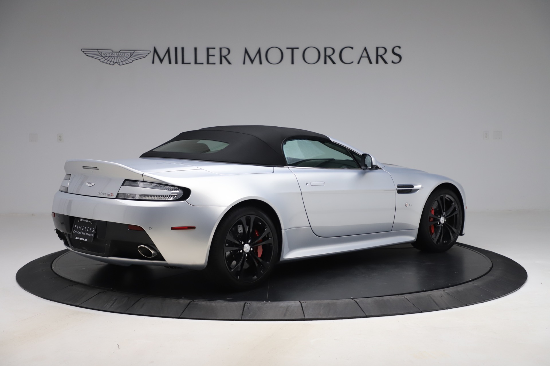 Used-2017-Aston-Martin-V12-Vantage-S-Roadster