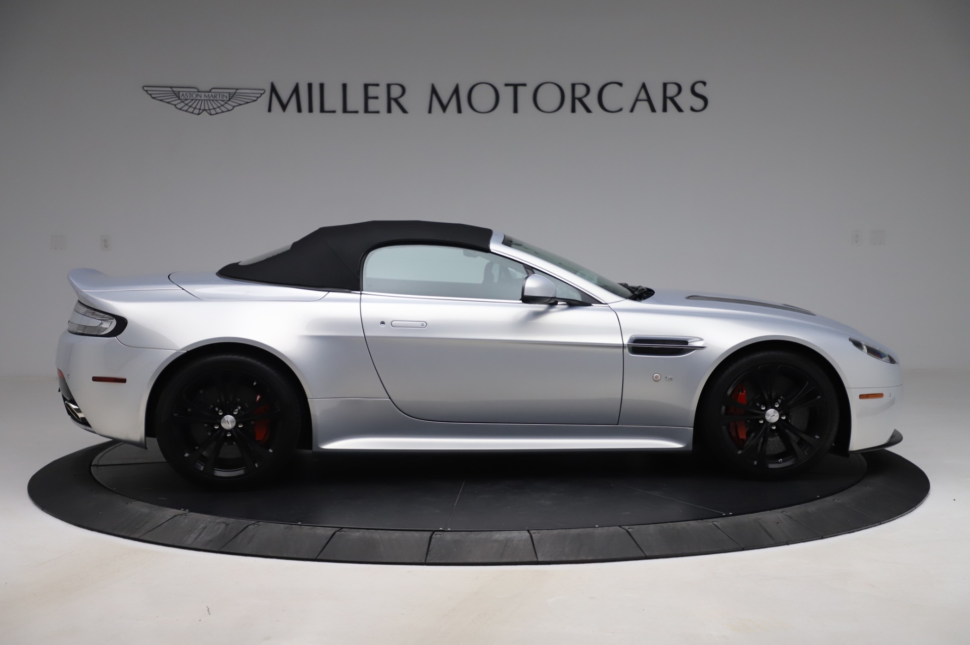 Used-2017-Aston-Martin-V12-Vantage-S-Roadster