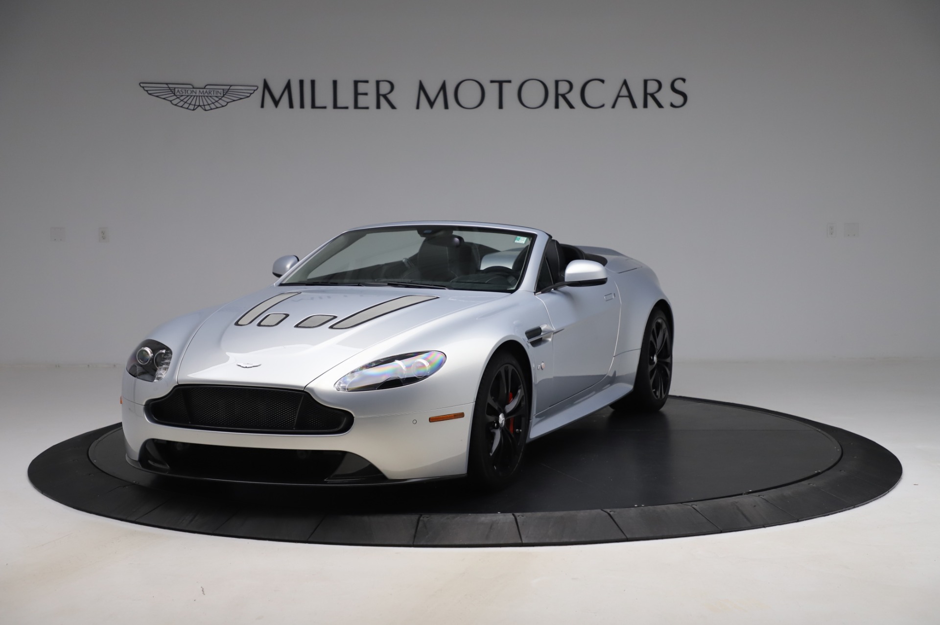 Used-2017-Aston-Martin-V12-Vantage-S-Roadster