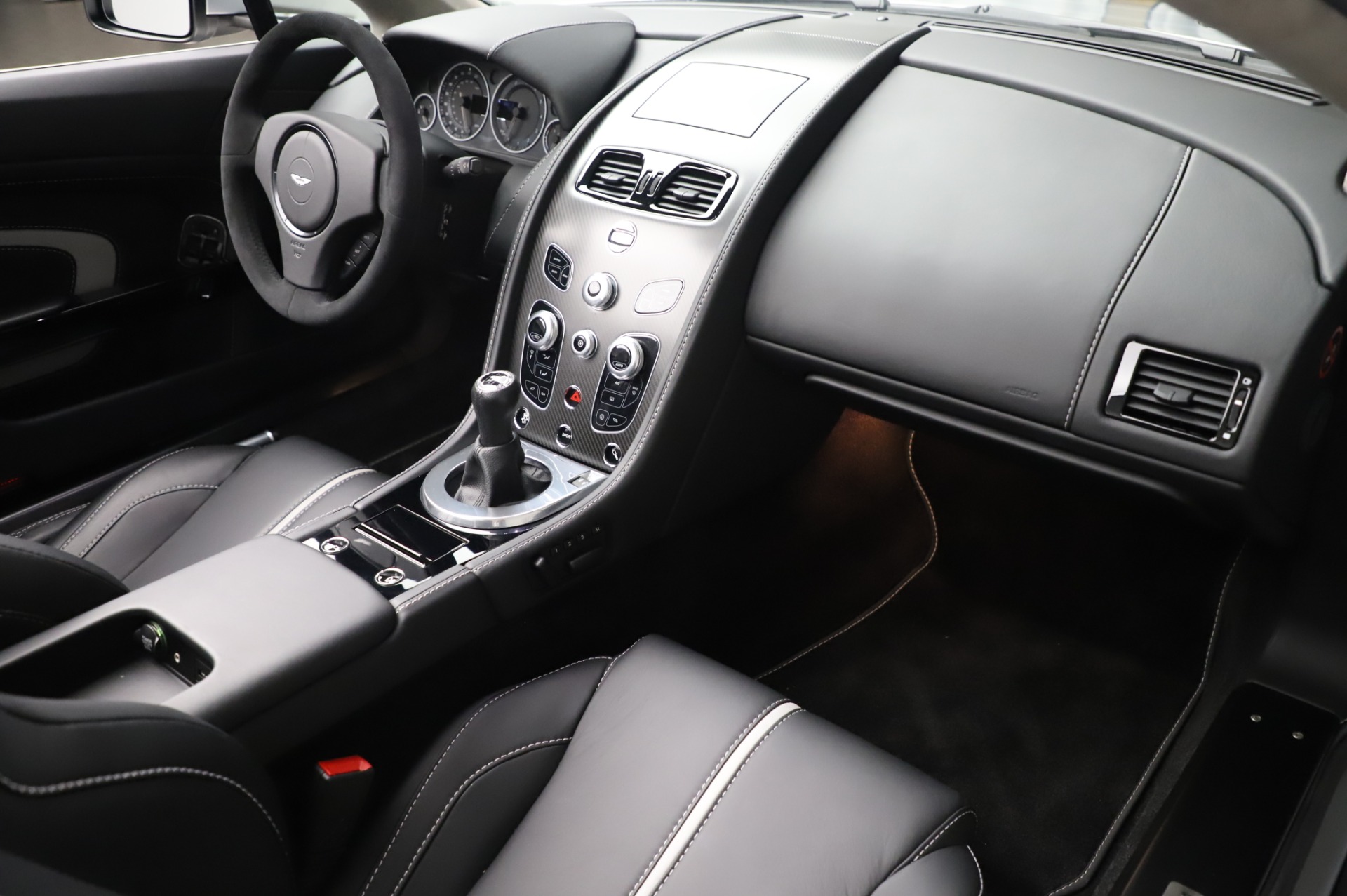 Used-2017-Aston-Martin-V12-Vantage-S-Roadster