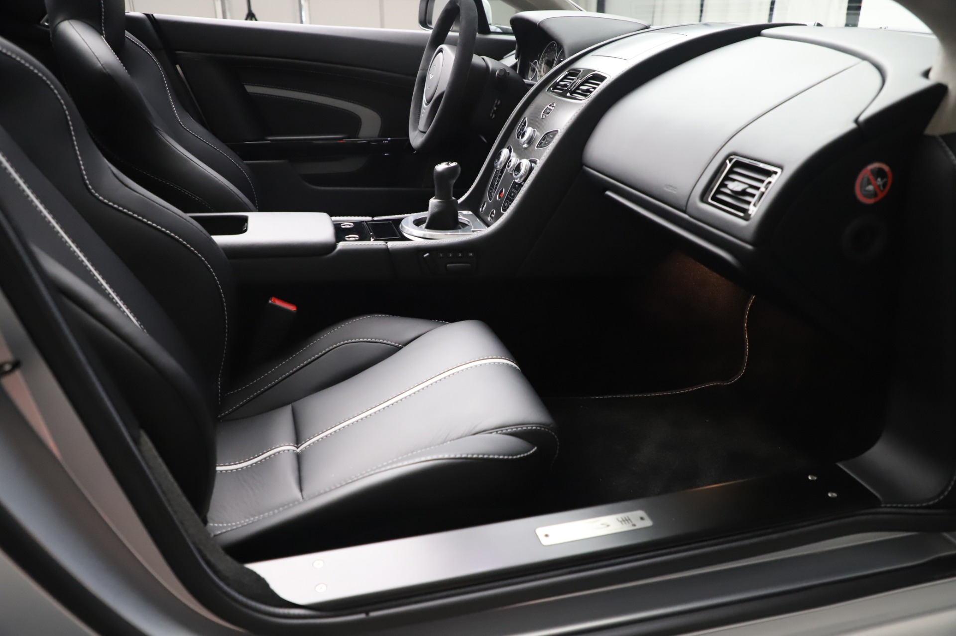 Used-2017-Aston-Martin-V12-Vantage-S-Roadster