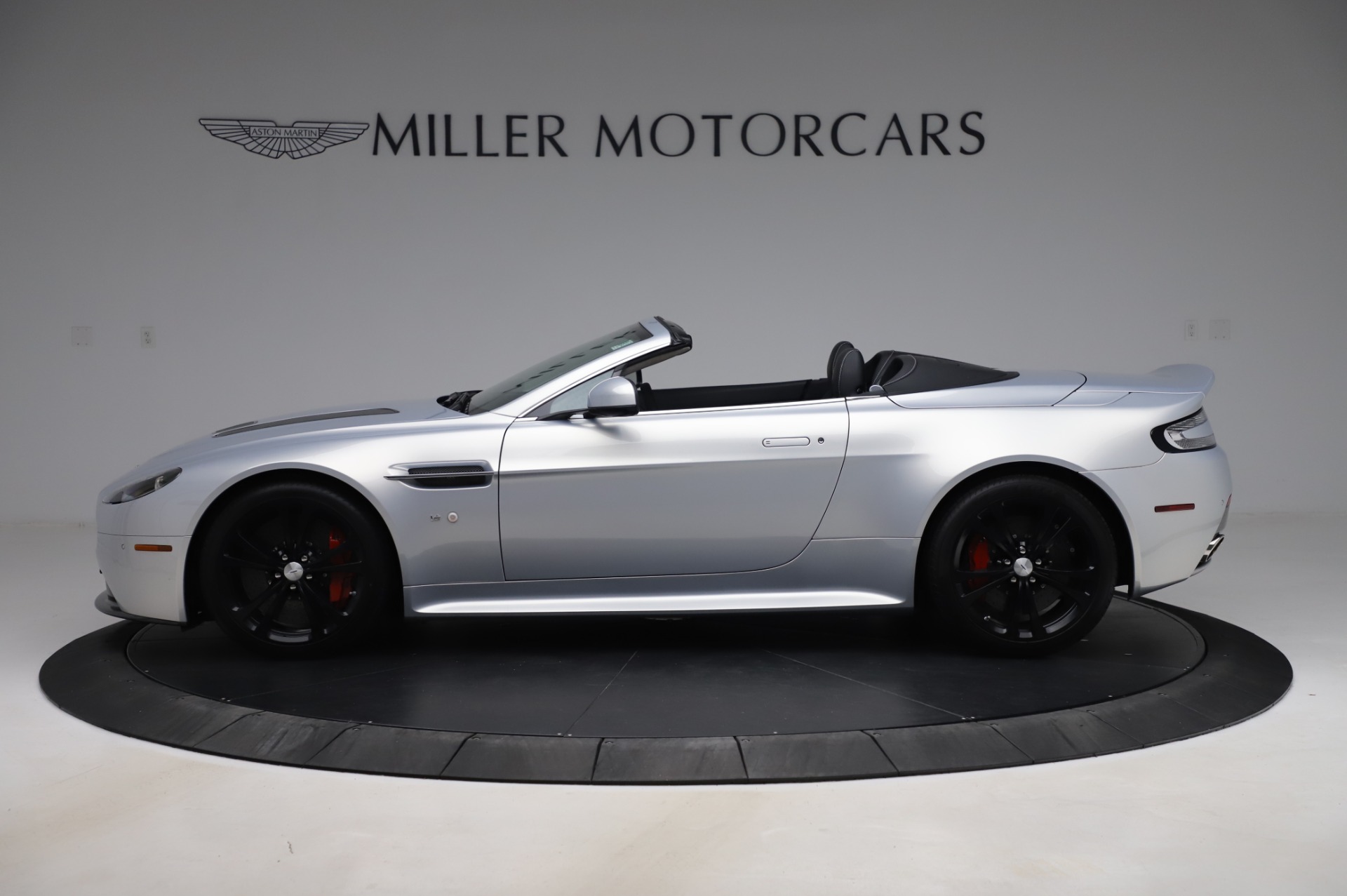 Used-2017-Aston-Martin-V12-Vantage-S-Roadster