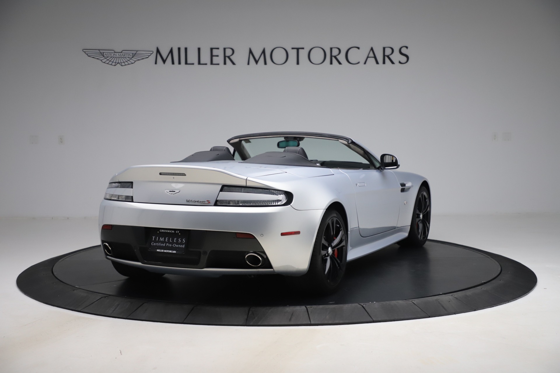 Used-2017-Aston-Martin-V12-Vantage-S-Roadster