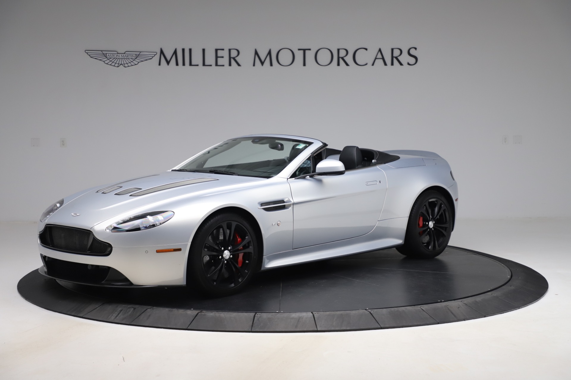 Used-2017-Aston-Martin-V12-Vantage-S-Roadster