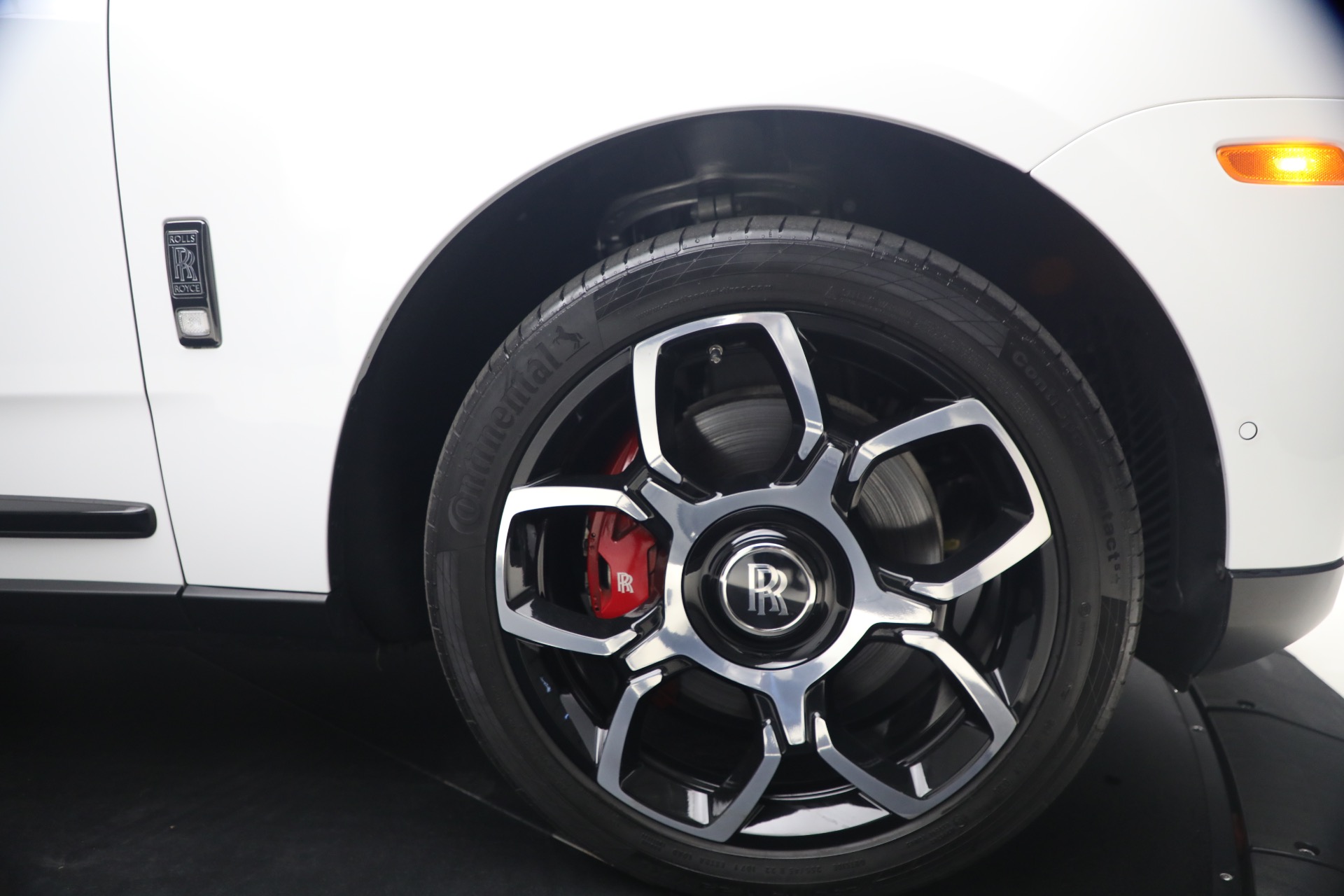 Used-2020-Rolls-Royce-Cullinan-Black-Badge
