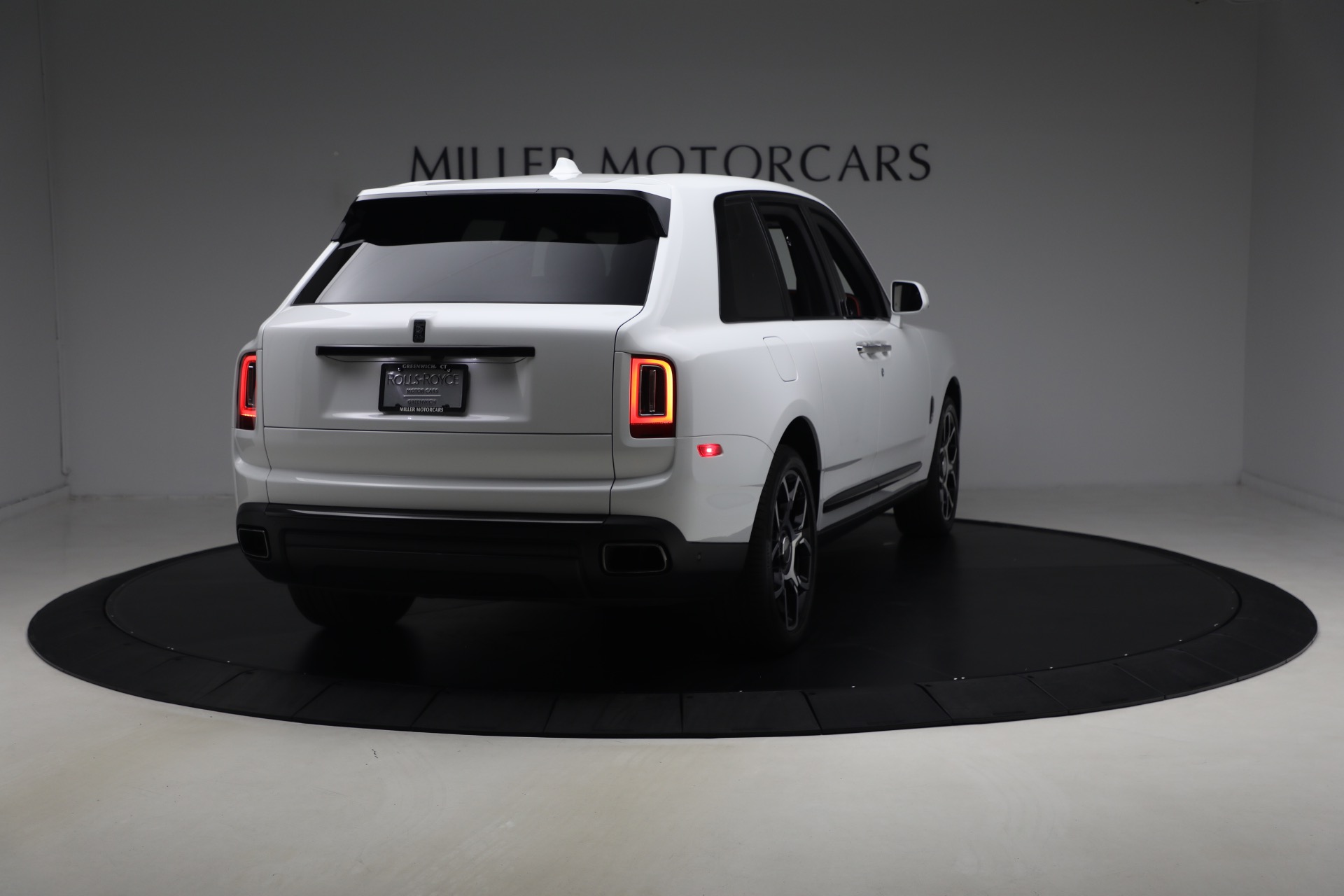 Used-2020-Rolls-Royce-Cullinan-Black-Badge