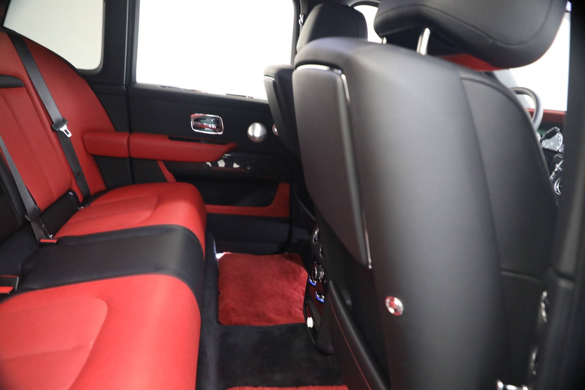 Used-2020-Rolls-Royce-Cullinan-Black-Badge