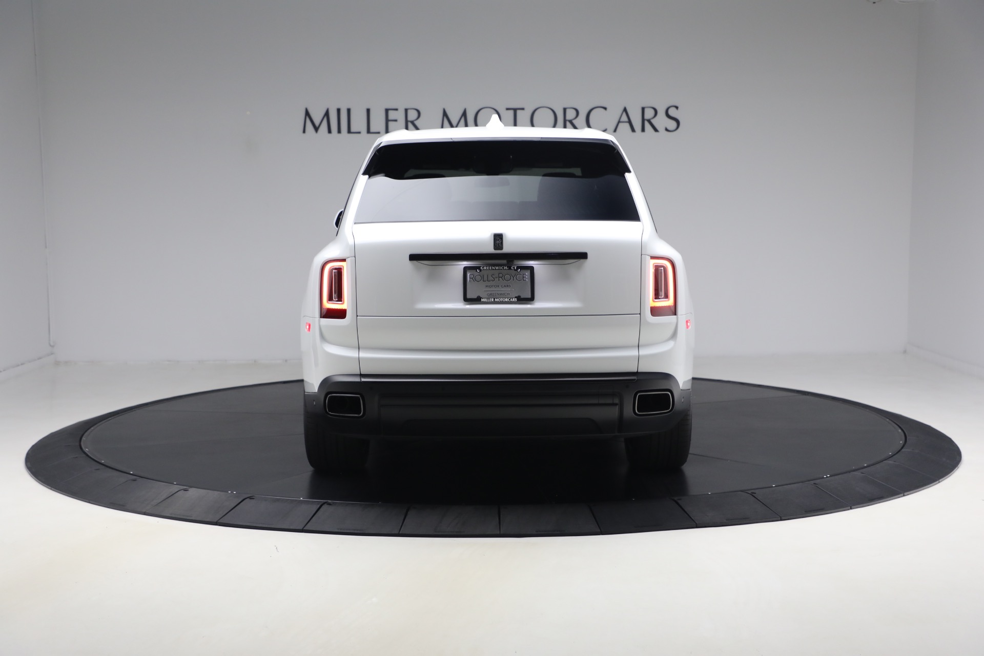 Used-2020-Rolls-Royce-Cullinan-Black-Badge
