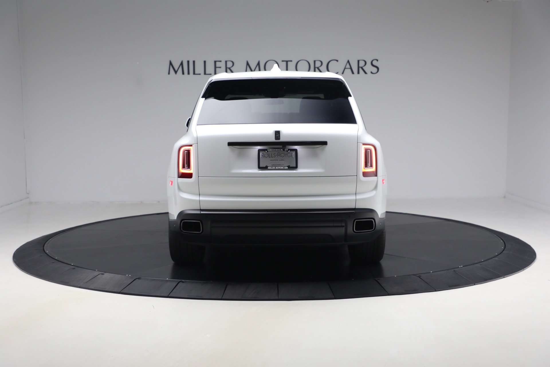 Used-2020-Rolls-Royce-Cullinan-Black-Badge
