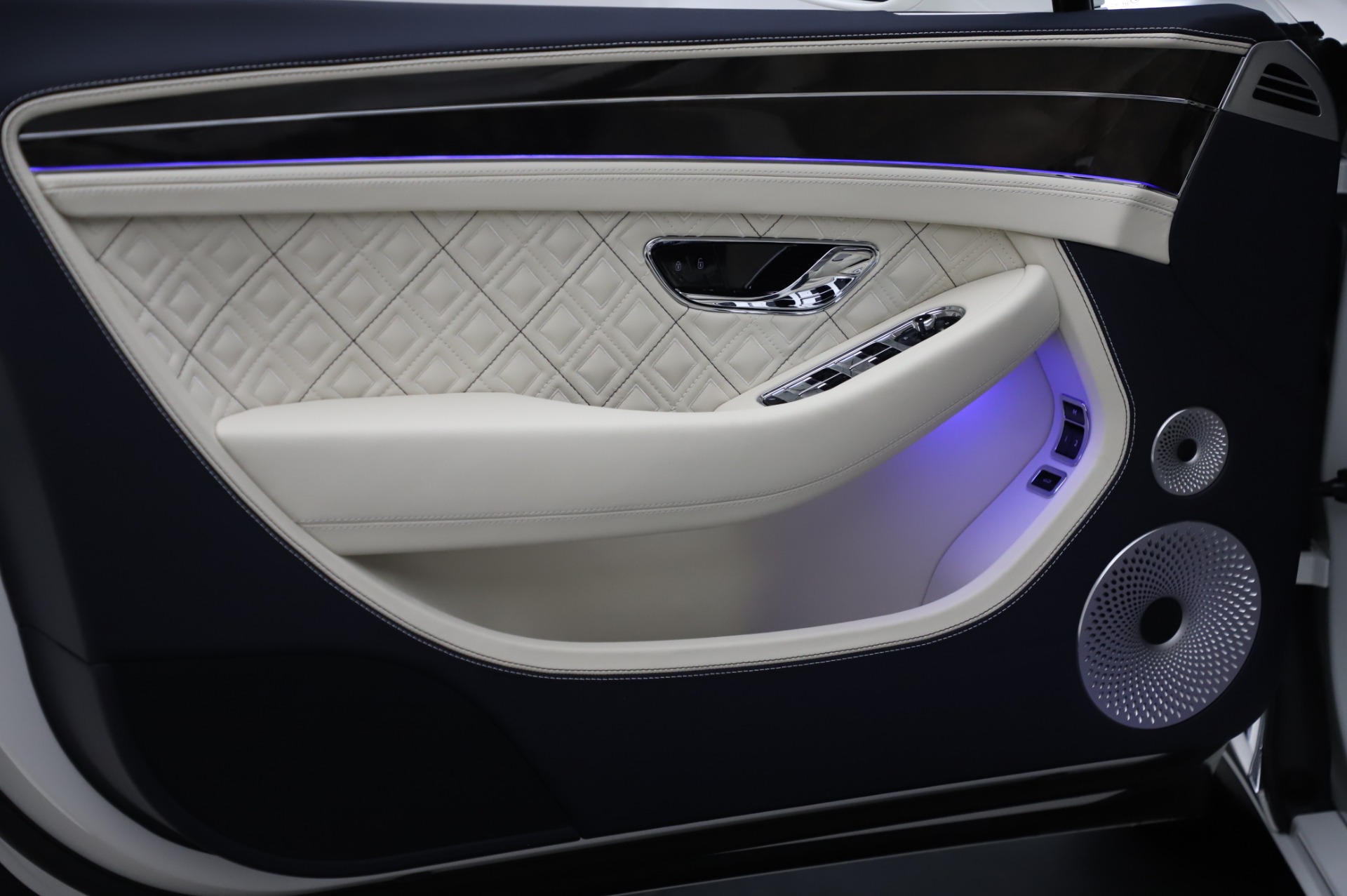 Used-2020-Bentley-Continental-GTC-First-Edition