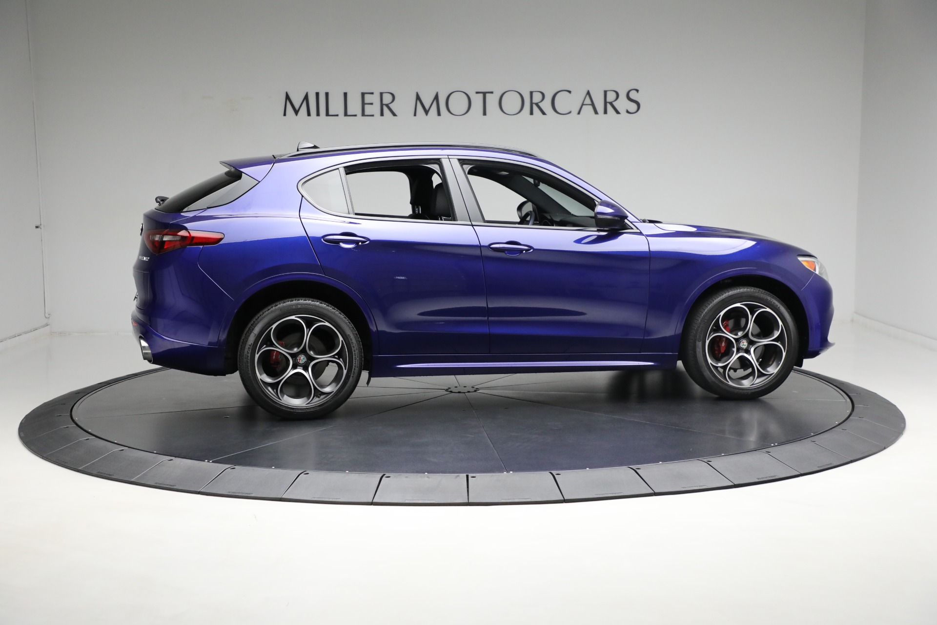Used-2020-Alfa-Romeo-Stelvio-Ti-Sport-Q4