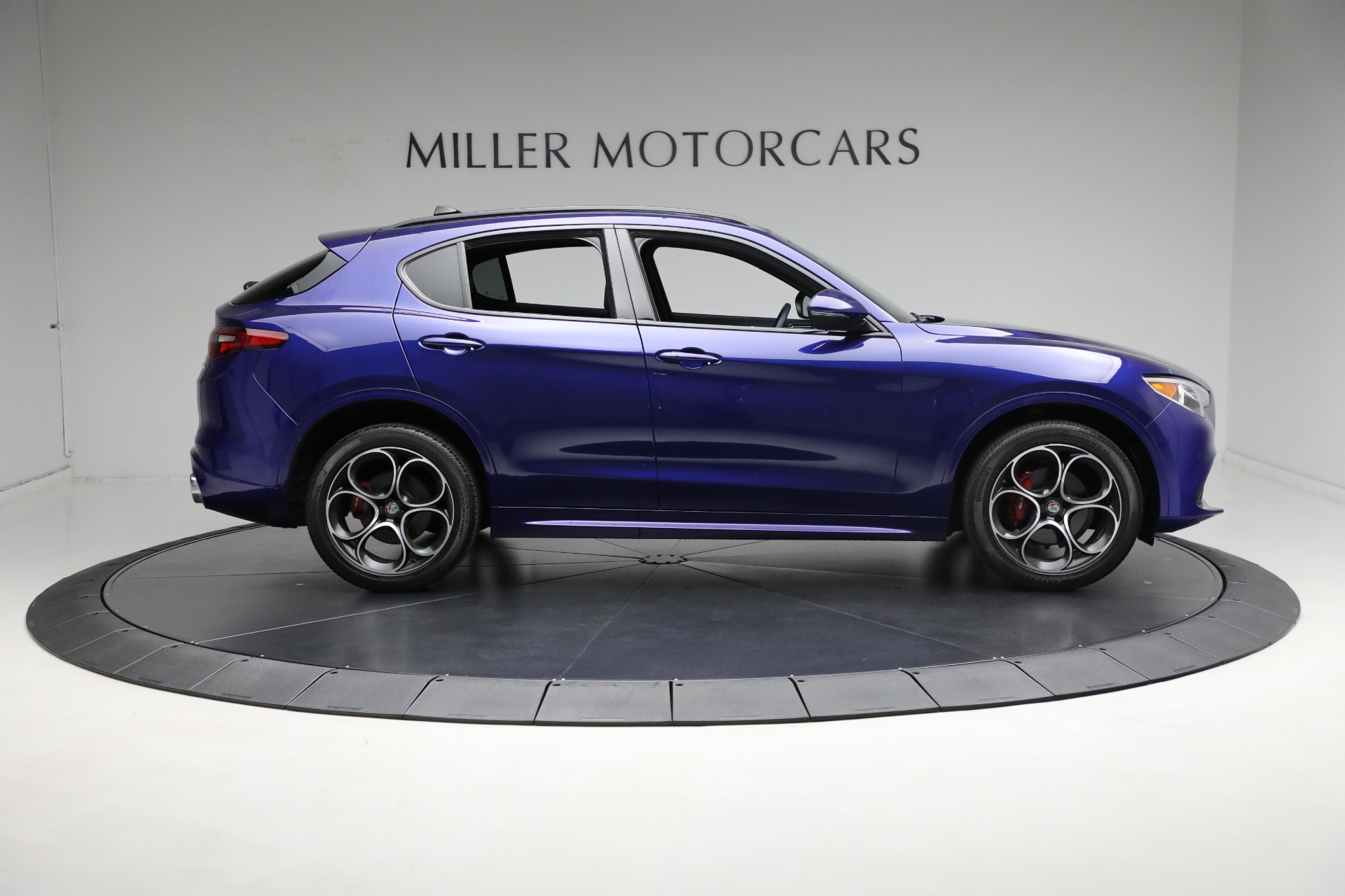Used-2020-Alfa-Romeo-Stelvio-Ti-Sport-Q4