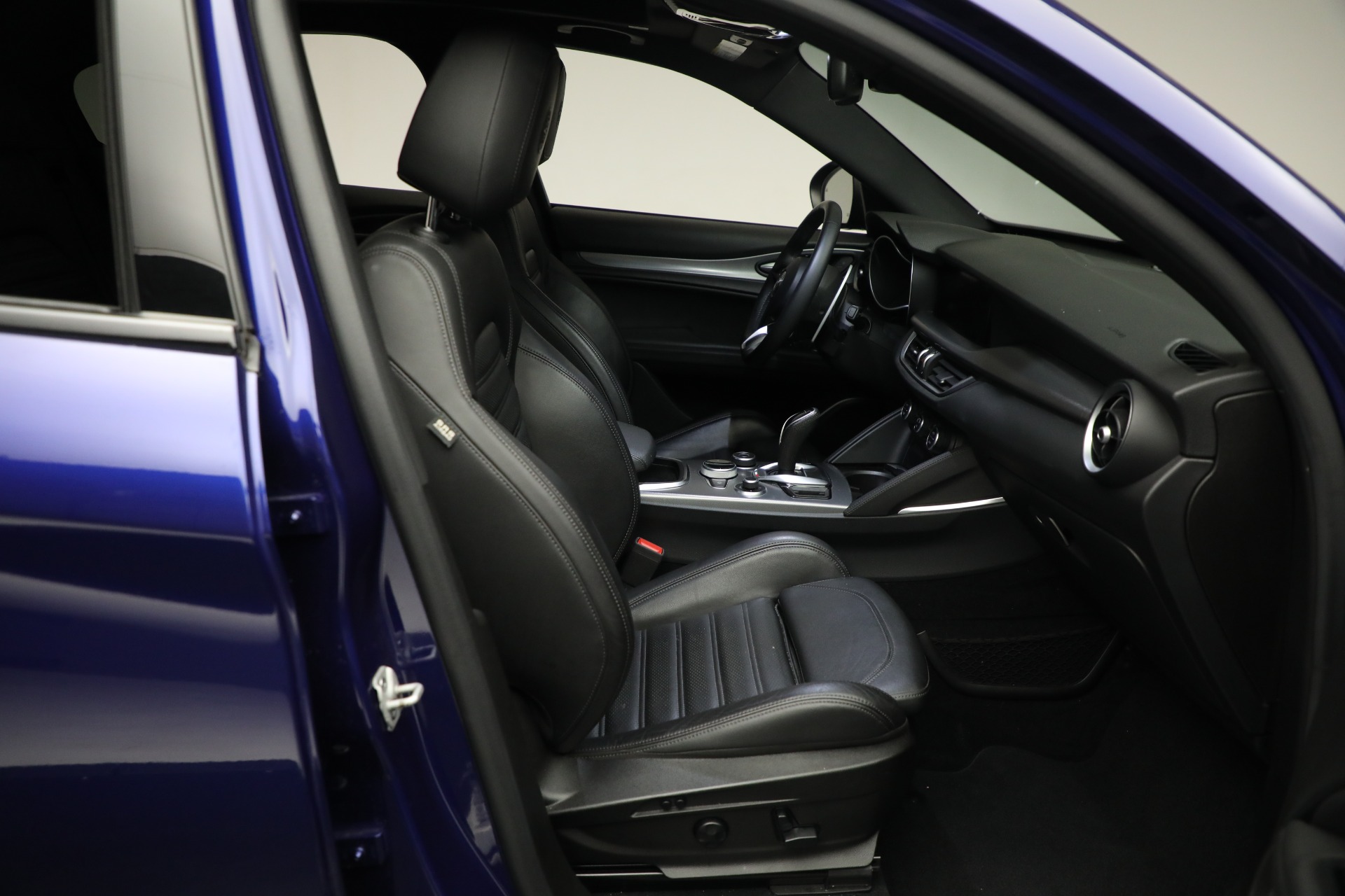 Used-2020-Alfa-Romeo-Stelvio-Ti-Sport-Q4