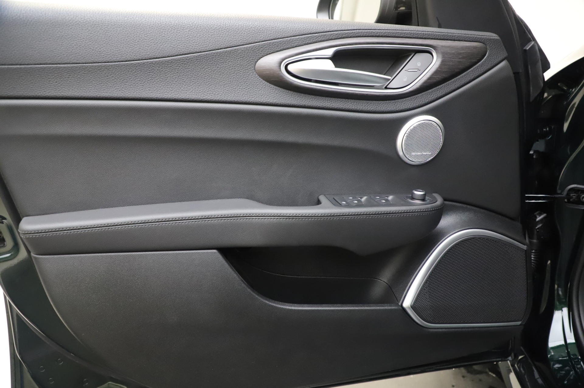 New-2020-Alfa-Romeo-Giulia-Ti-Q4