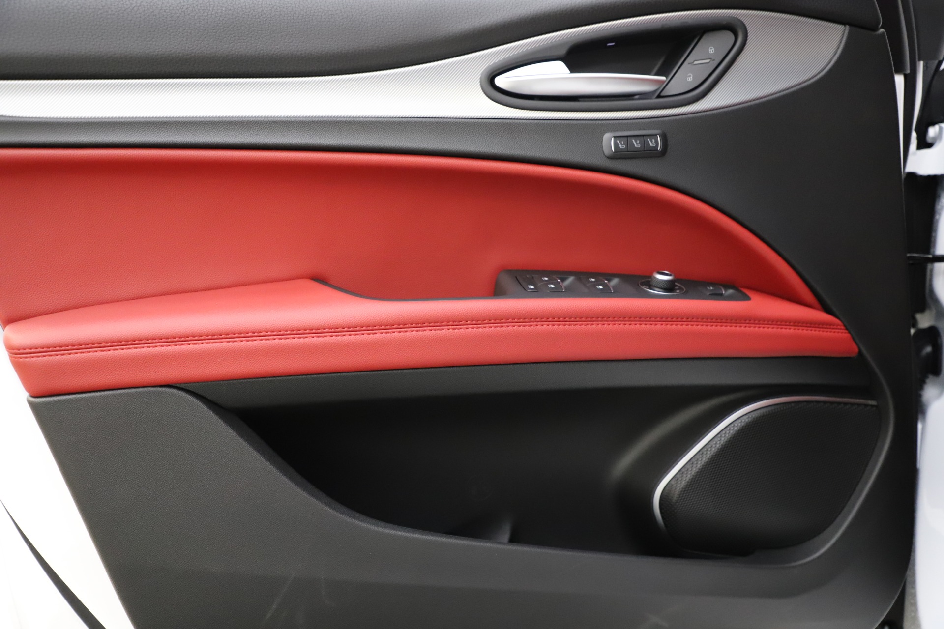 New-2020-Alfa-Romeo-Stelvio-Ti-Sport-Q4