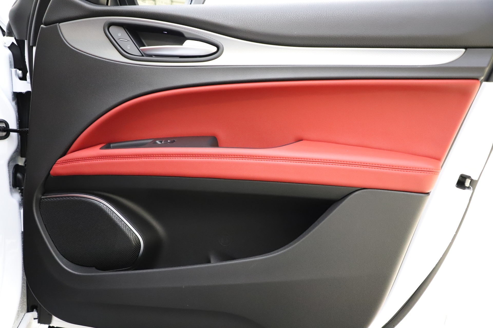 New-2020-Alfa-Romeo-Stelvio-Ti-Sport-Q4