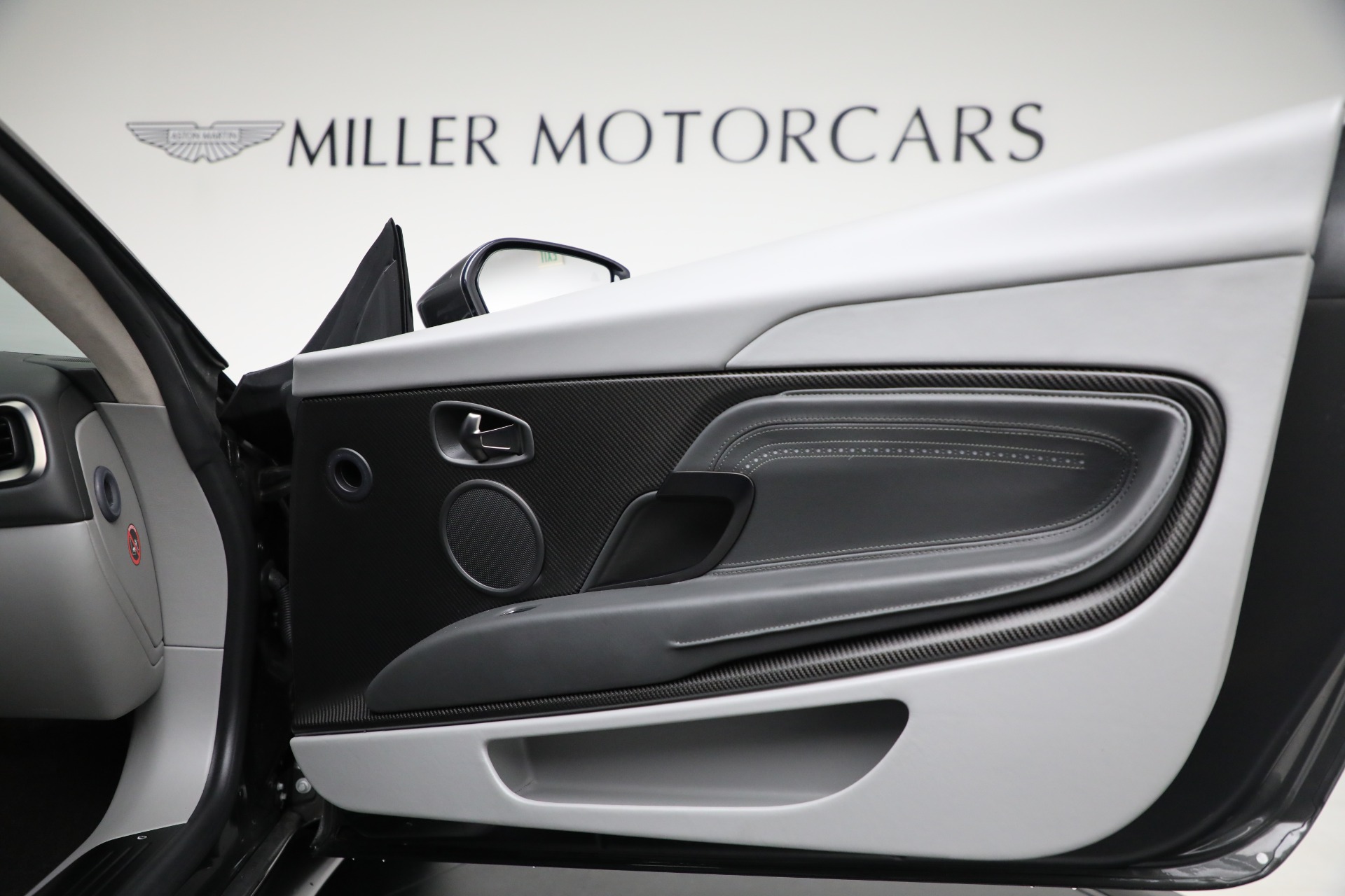 Used-2019-Aston-Martin-DB11-V8