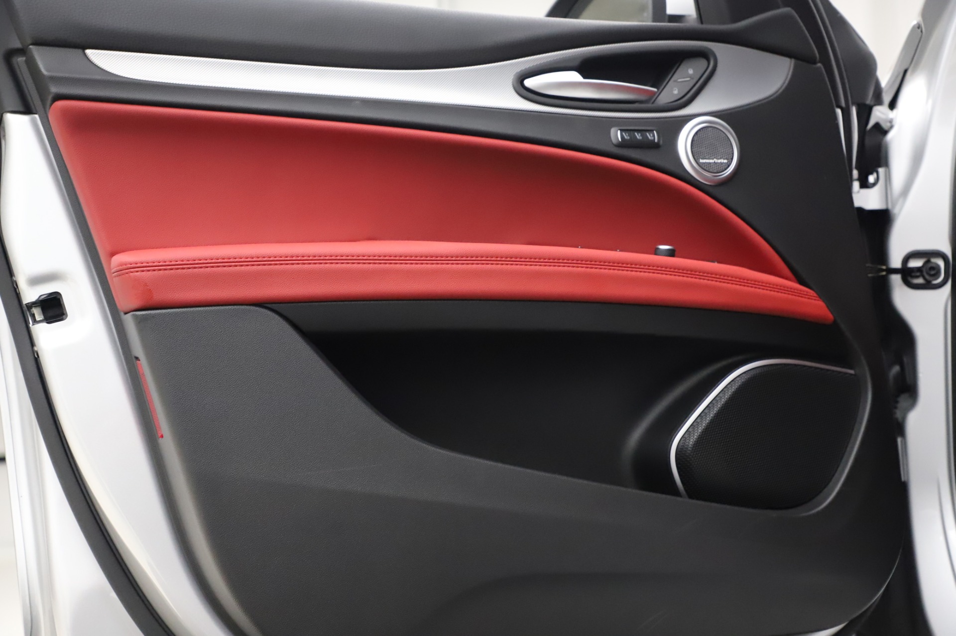 New-2020-Alfa-Romeo-Stelvio-Ti-Sport-Q4