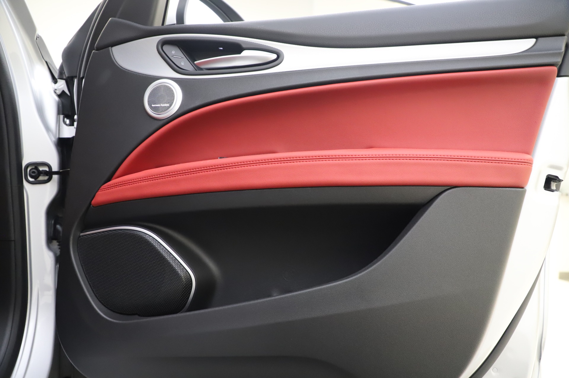 New-2020-Alfa-Romeo-Stelvio-Ti-Sport-Q4