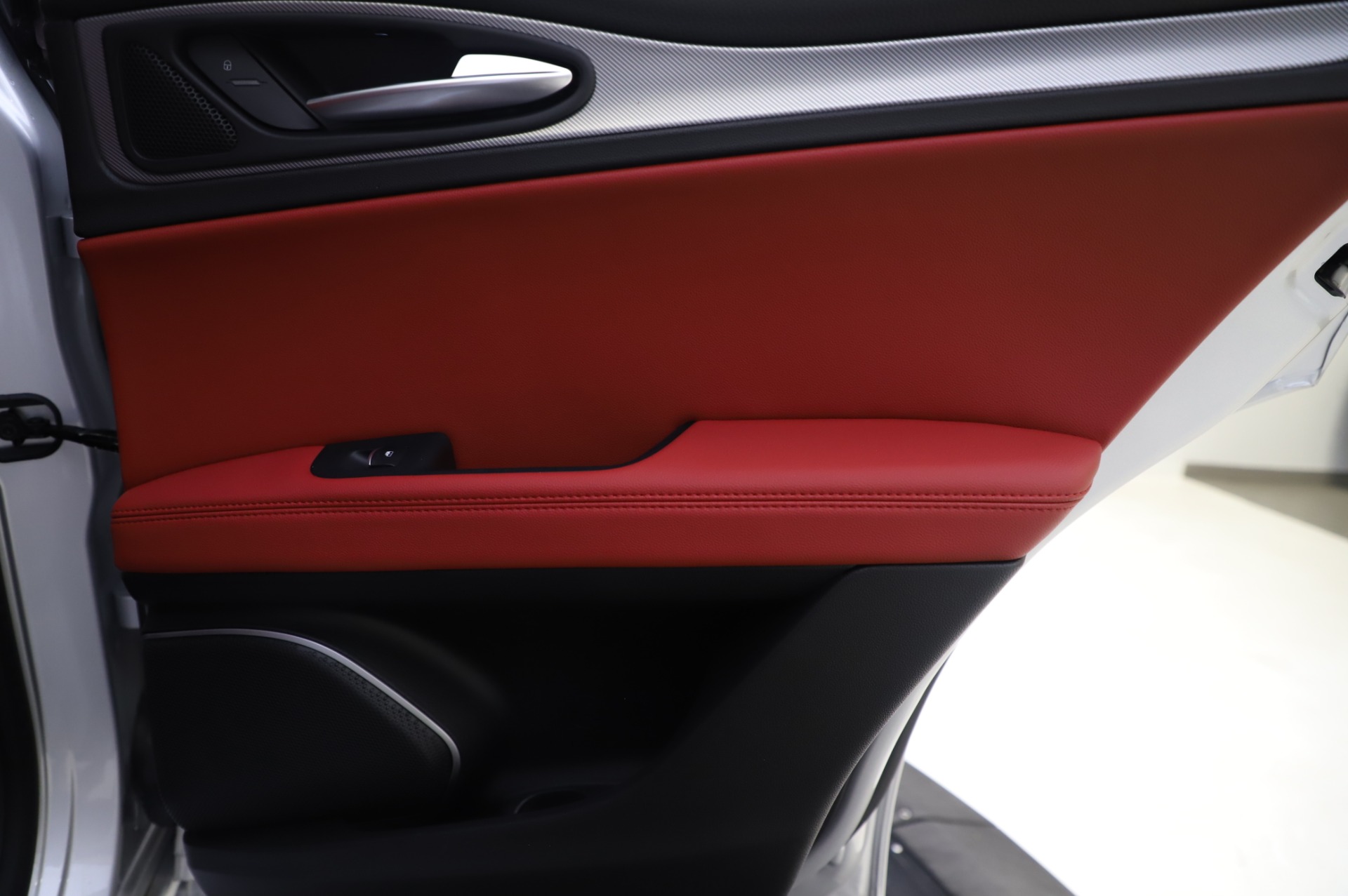 New-2020-Alfa-Romeo-Stelvio-Ti-Sport-Q4