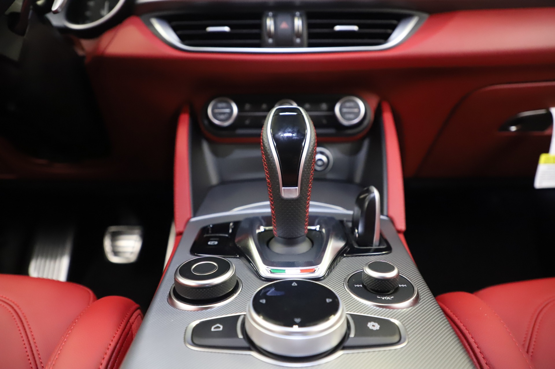 New-2020-Alfa-Romeo-Stelvio-Ti-Sport-Q4