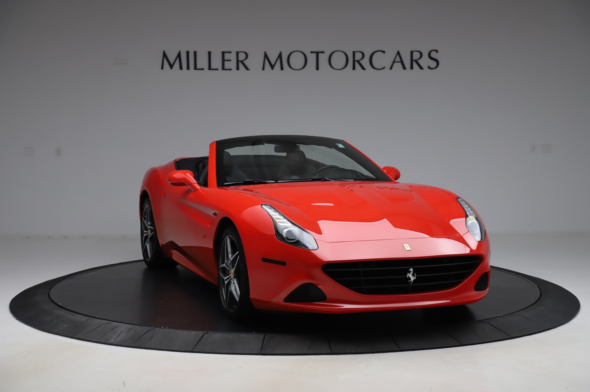 Used-2017-Ferrari-California-T