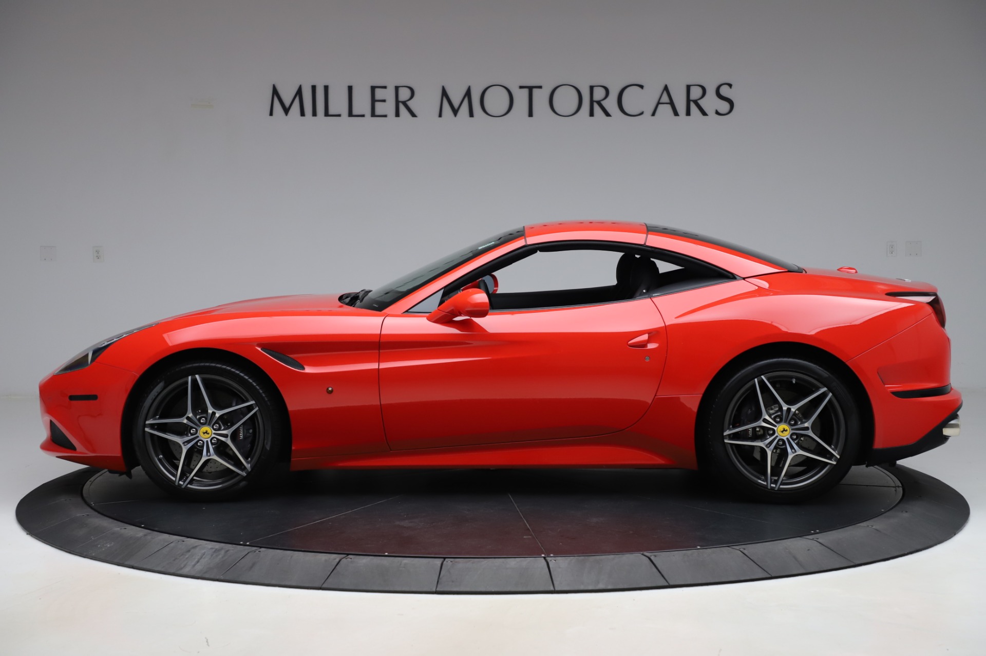 Used-2017-Ferrari-California-T