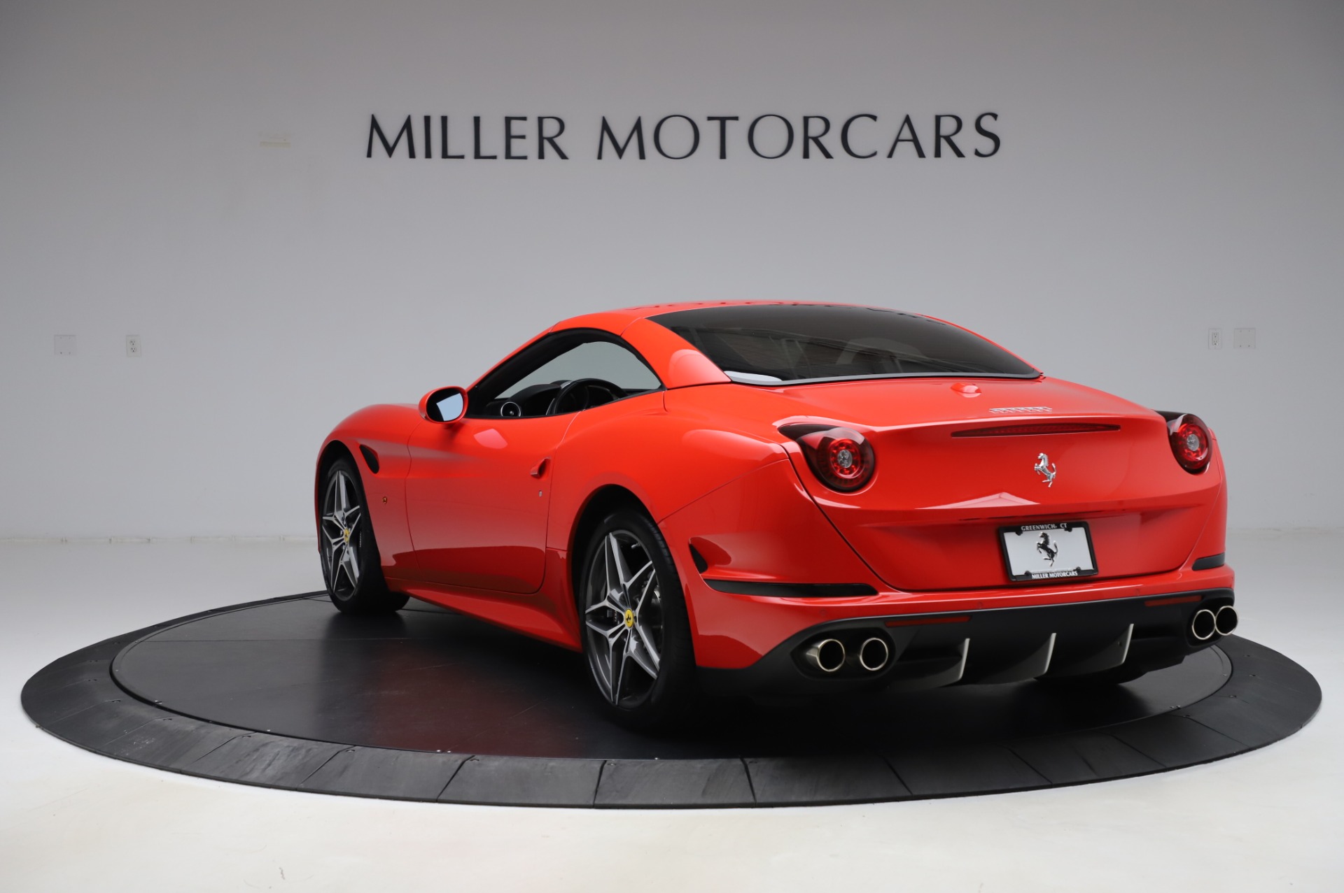 Used-2017-Ferrari-California-T