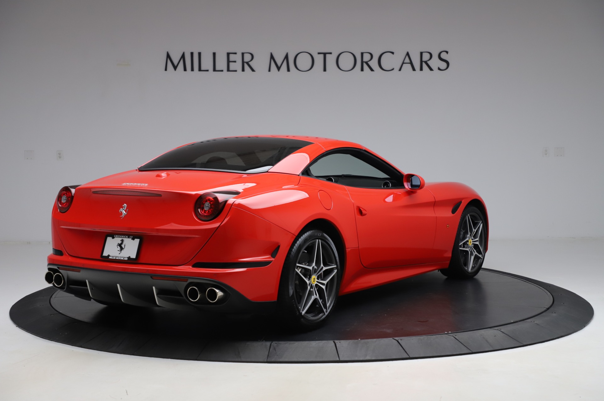 Used-2017-Ferrari-California-T