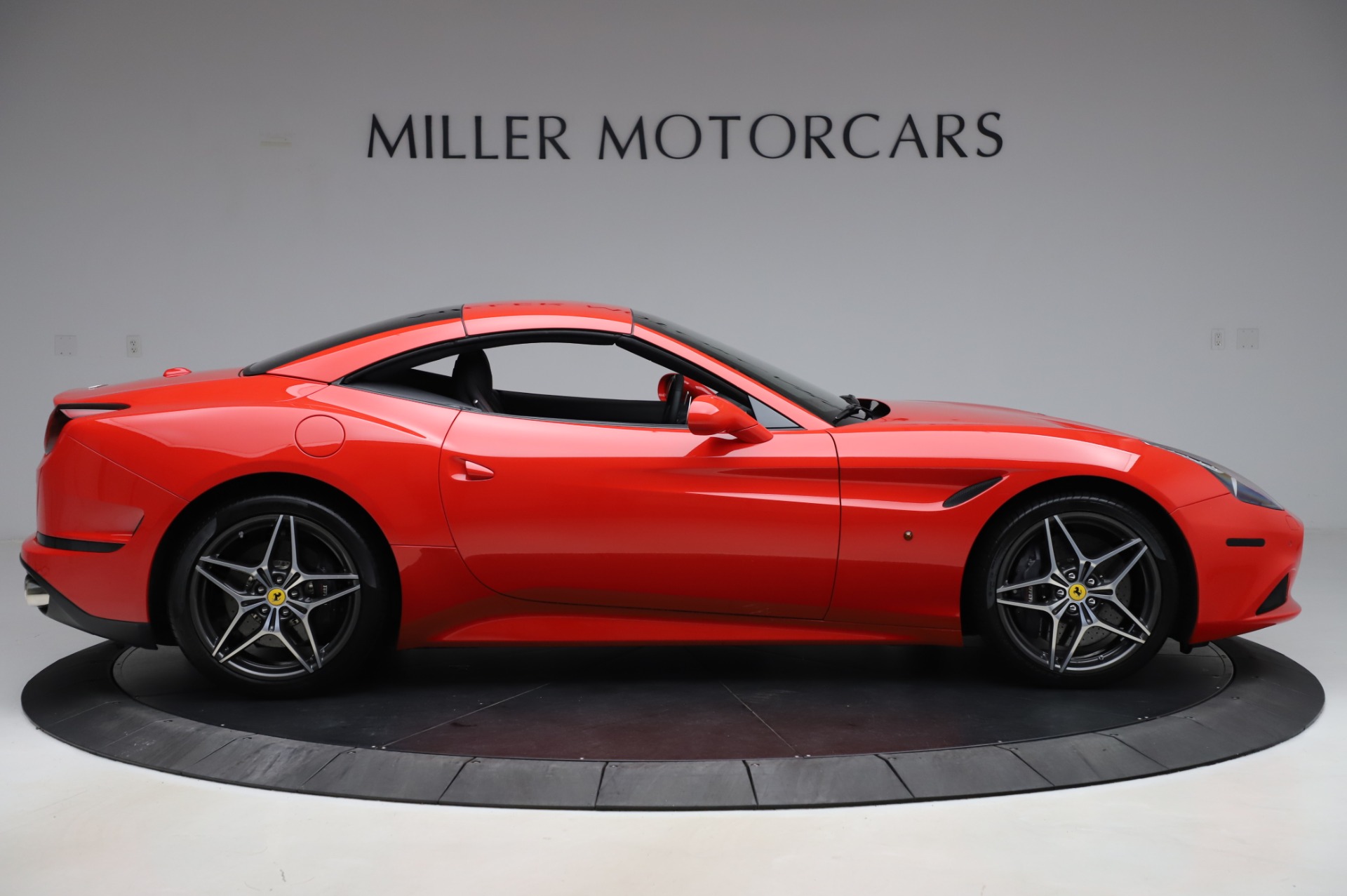 Used-2017-Ferrari-California-T