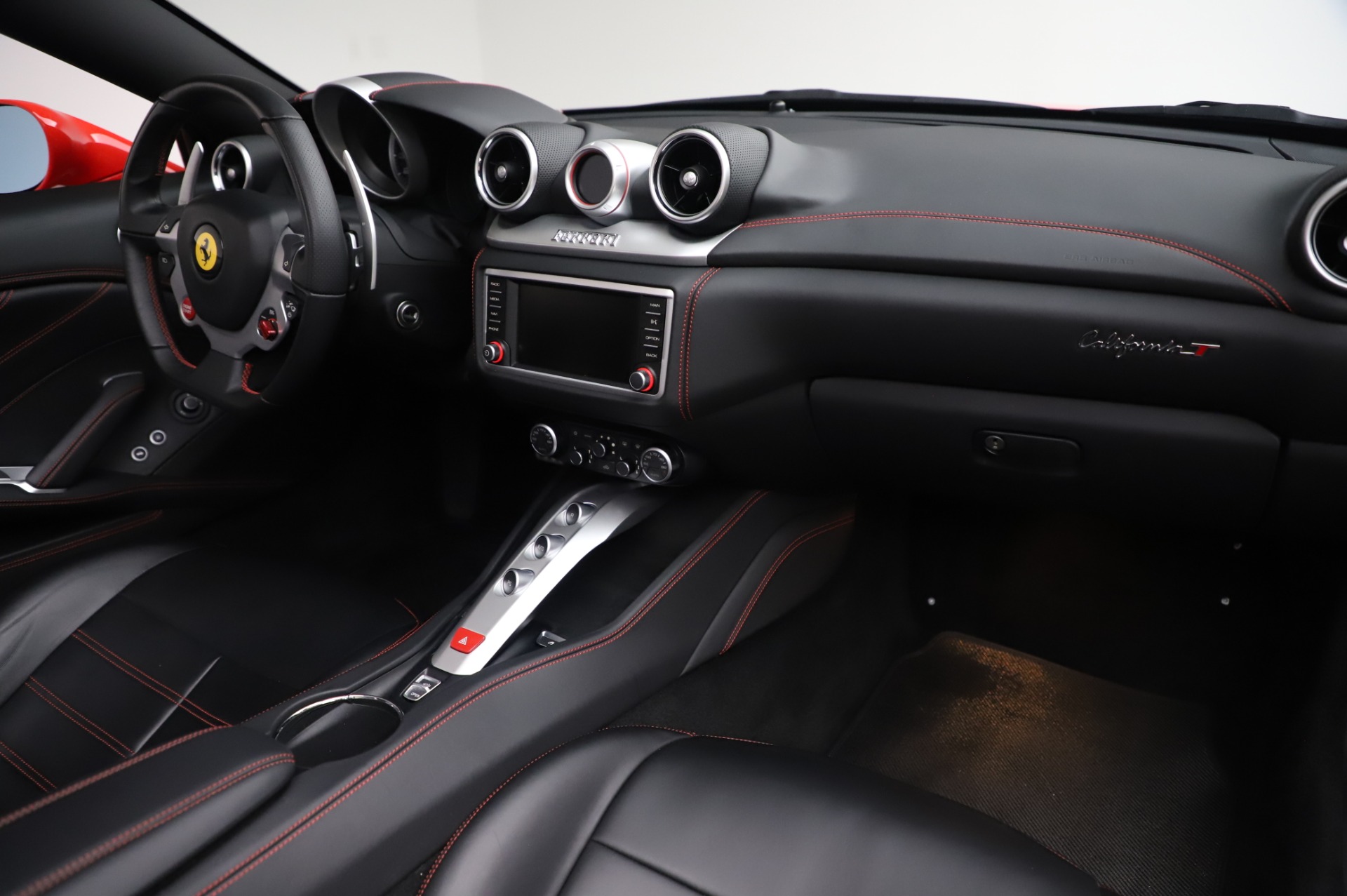 Used-2017-Ferrari-California-T