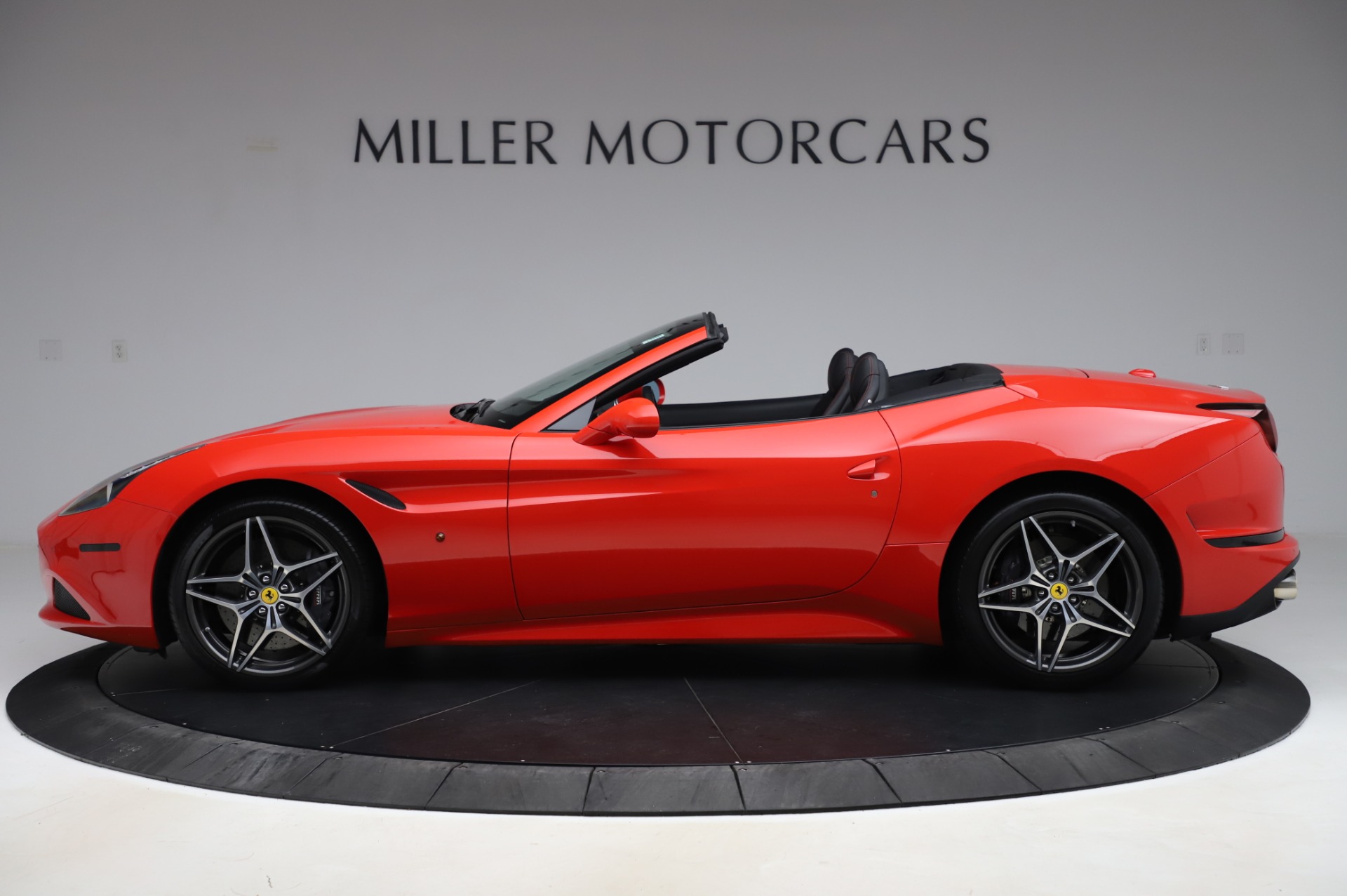 Used-2017-Ferrari-California-T
