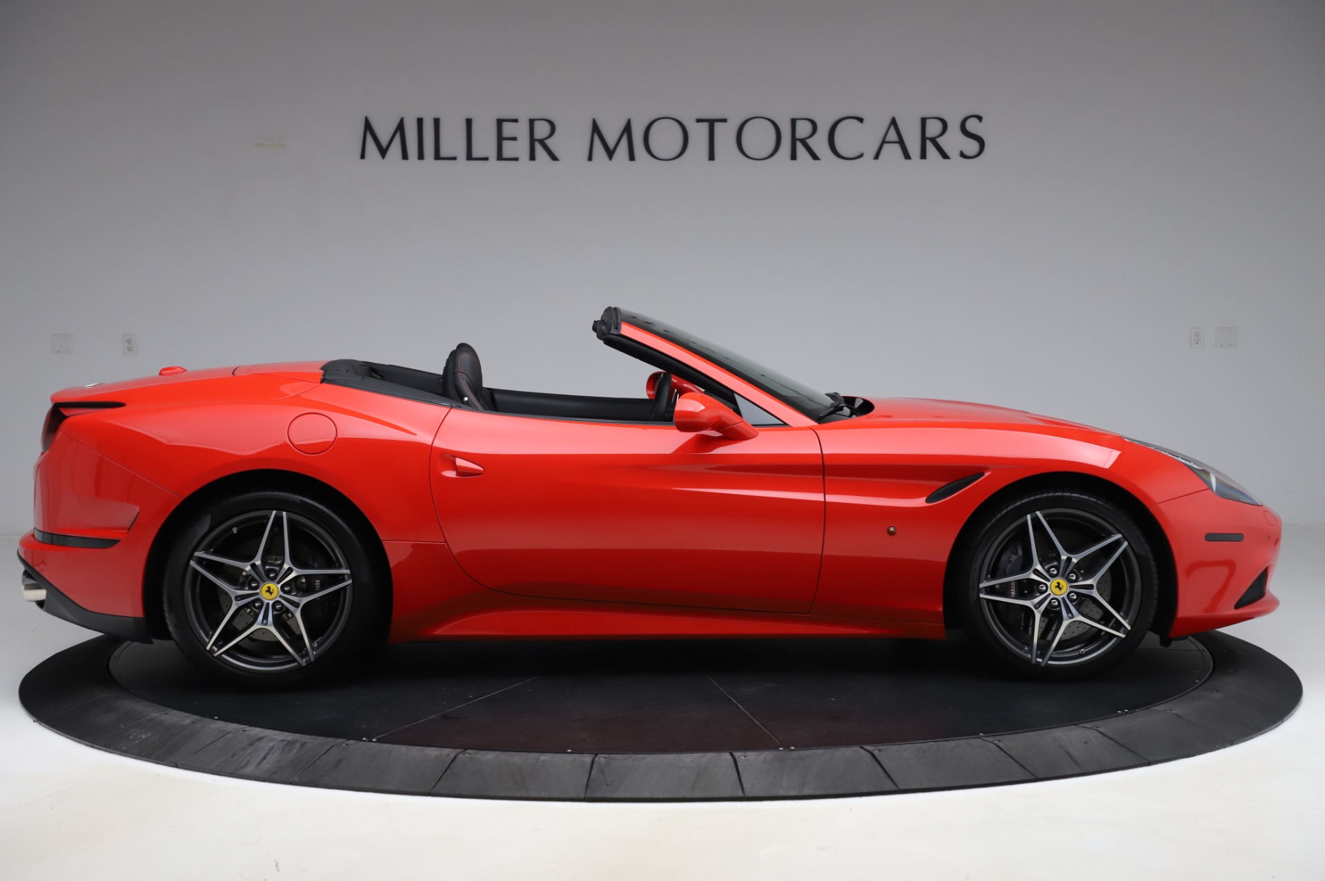Used-2017-Ferrari-California-T