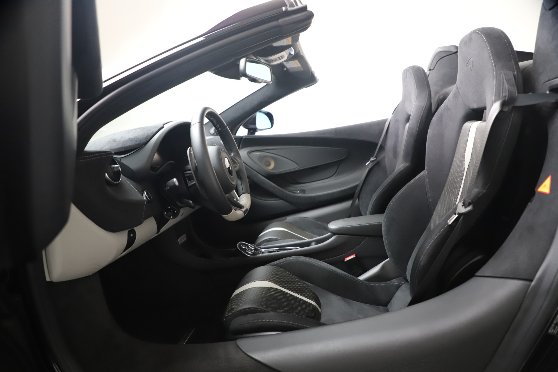 Used-2019-McLaren-570S-Spider