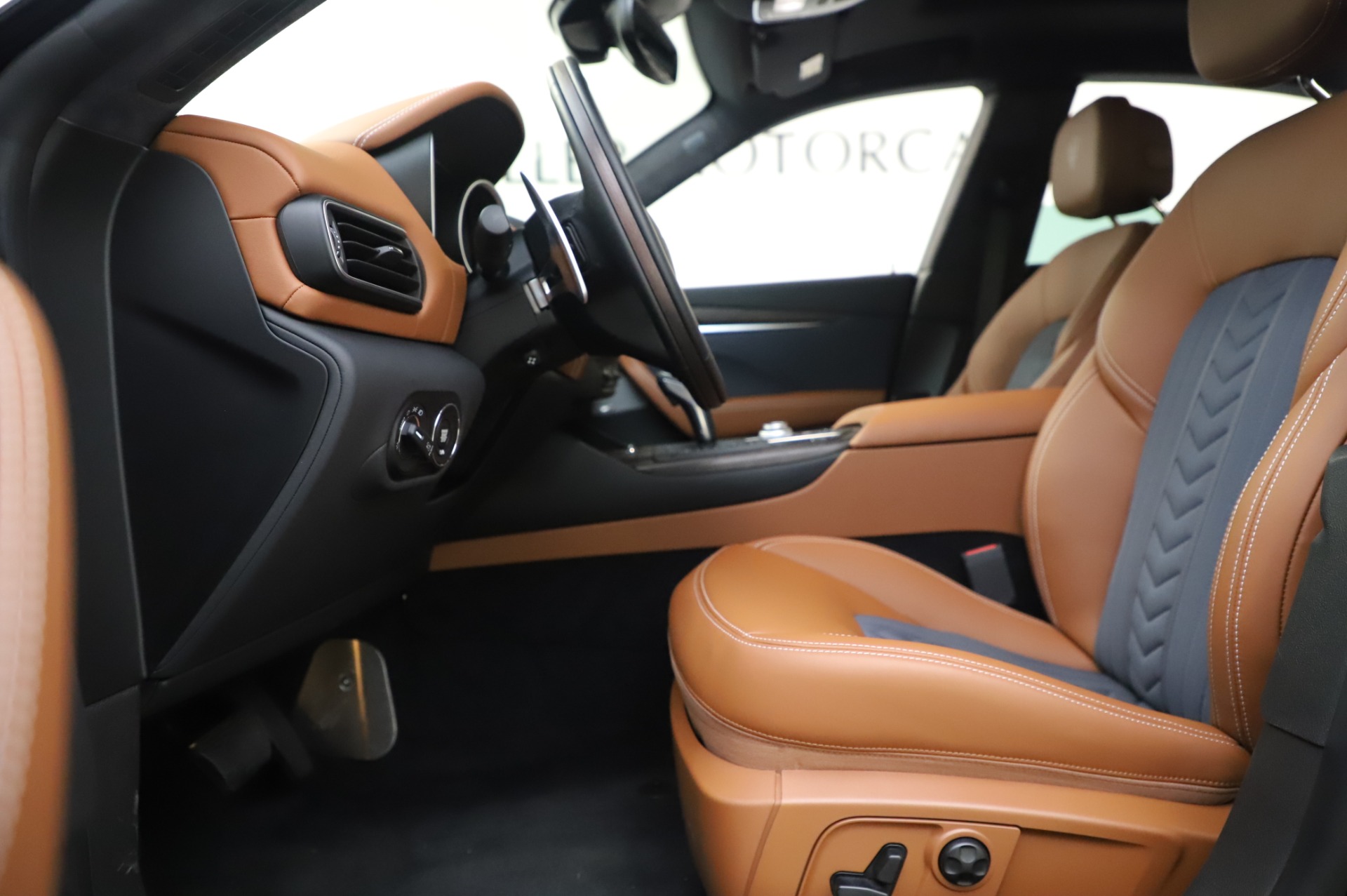 New-2020-Maserati-Levante-Q4-GranLusso