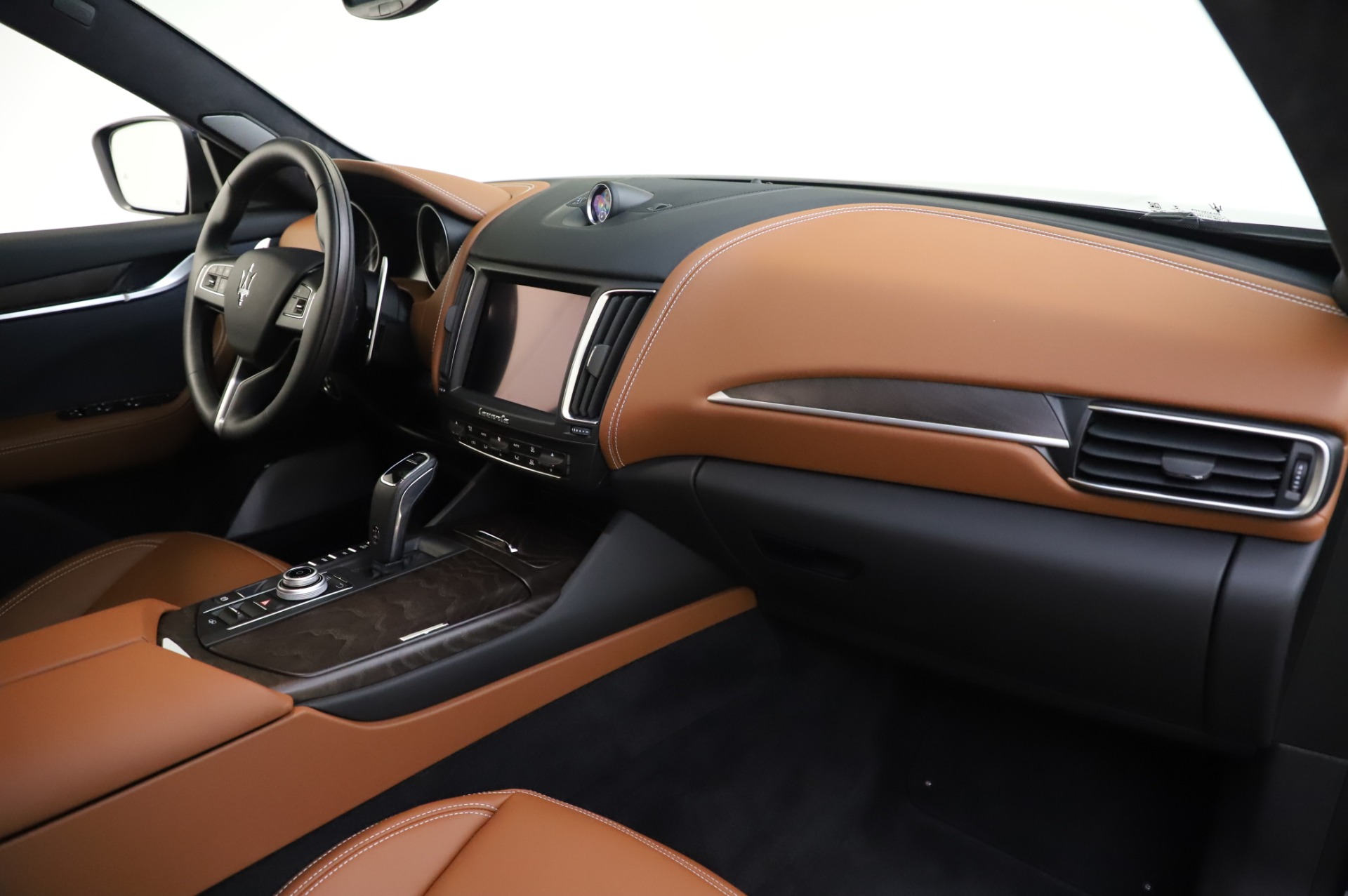New-2020-Maserati-Levante-Q4-GranLusso