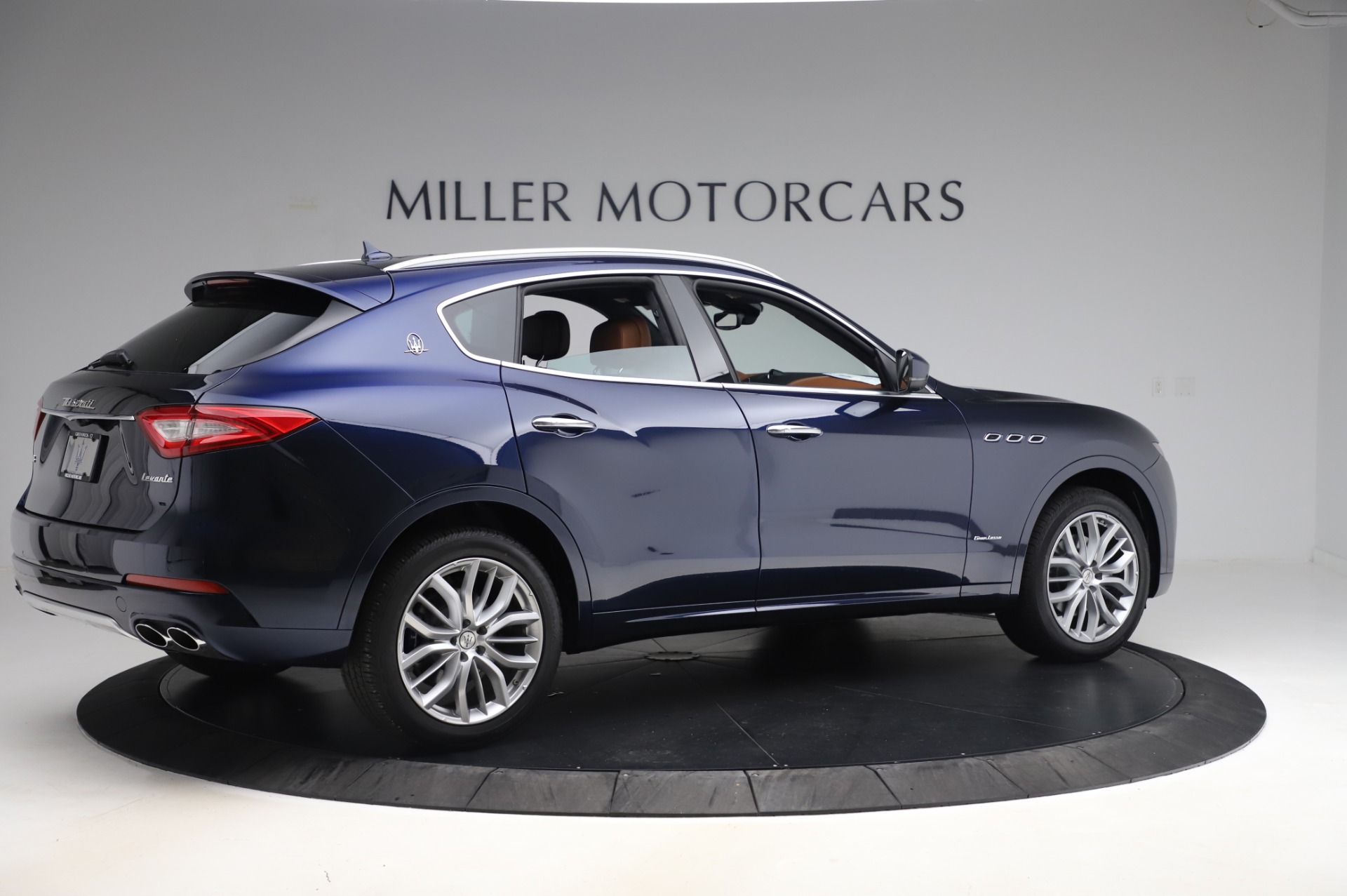 New-2020-Maserati-Levante-Q4-GranLusso