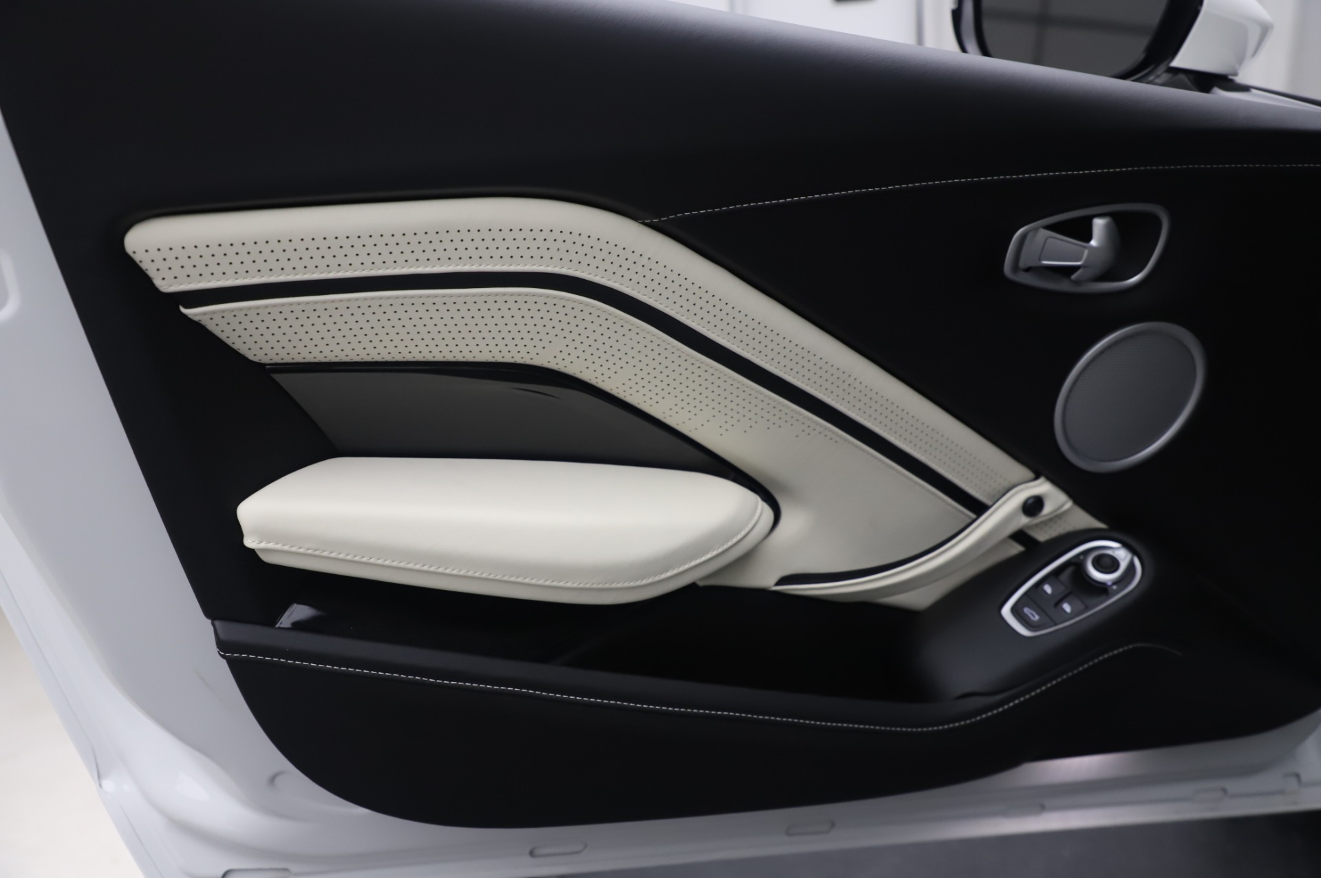 New-2020-Aston-Martin-Vantage