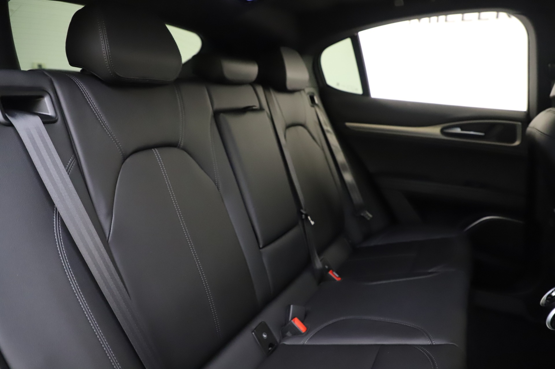 New-2020-Alfa-Romeo-Stelvio-Sport-Q4