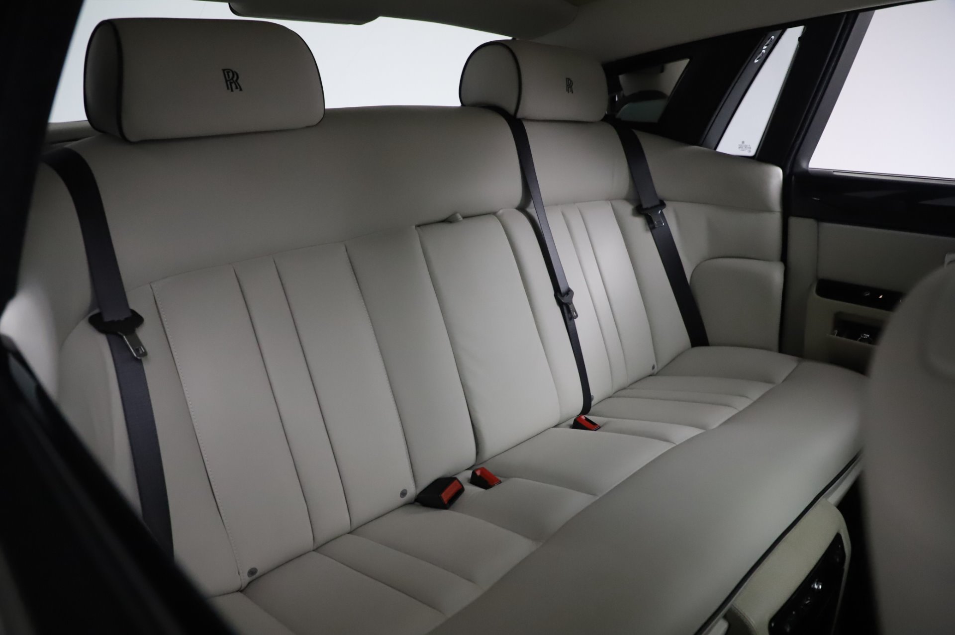 Used-2014-Rolls-Royce-Phantom