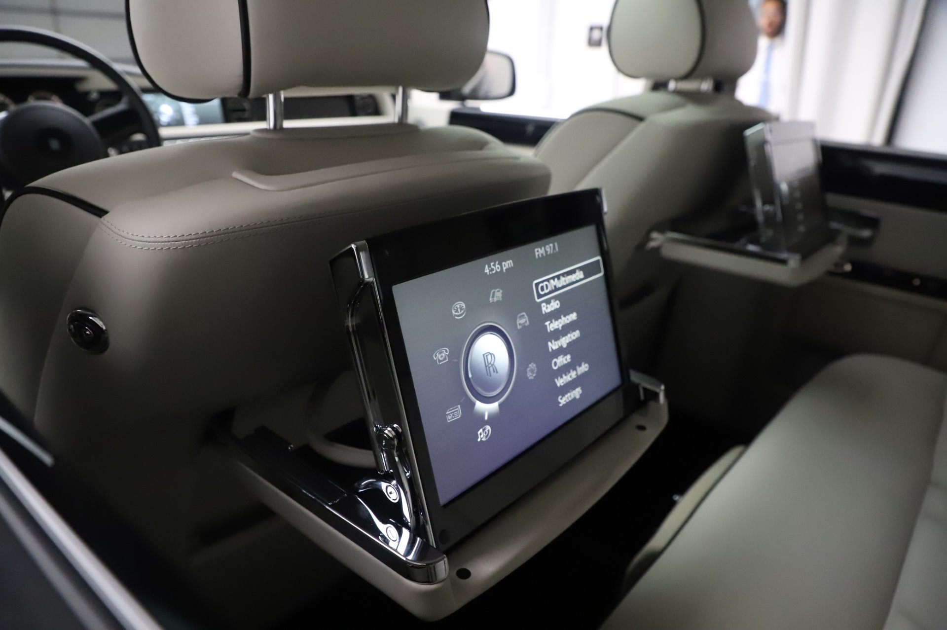 Used-2014-Rolls-Royce-Phantom